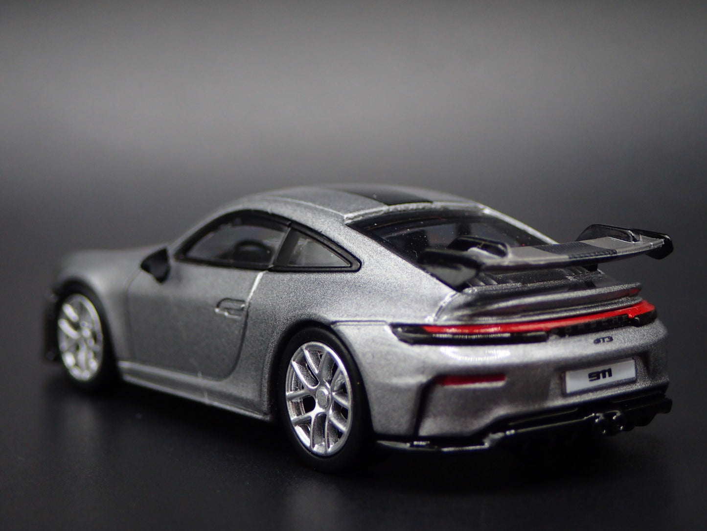 2025-2026 PORSCHE 911 GT3 992.2 SILVER 1:64 SCALE COLLECTIBLE DIECAST MODEL CAR