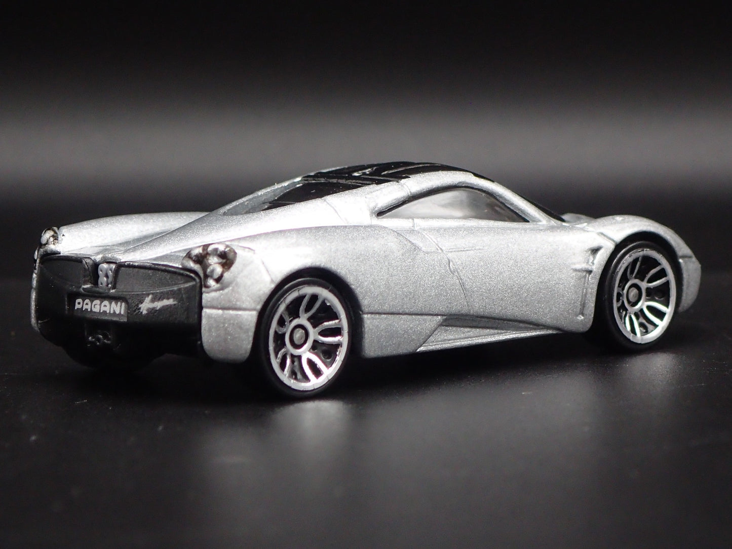 2011-2018 PAGANI HUAYRA SUPER CAR SILVER 1/64 SCALE DIORAMA DIECAST MODEL CAR