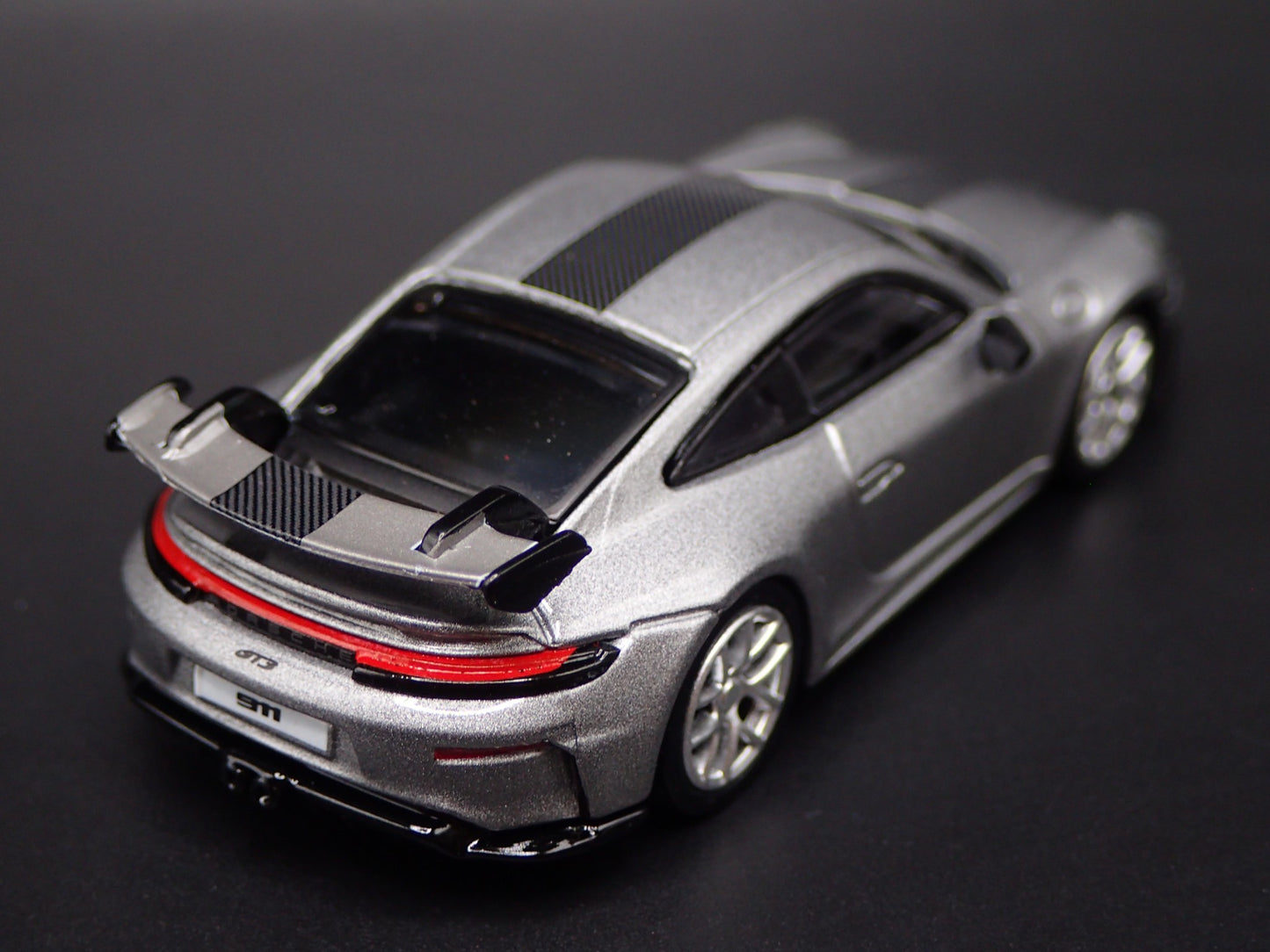 2025-2026 PORSCHE 911 GT3 992.2 SILVER 1:64 SCALE COLLECTIBLE DIECAST MODEL CAR