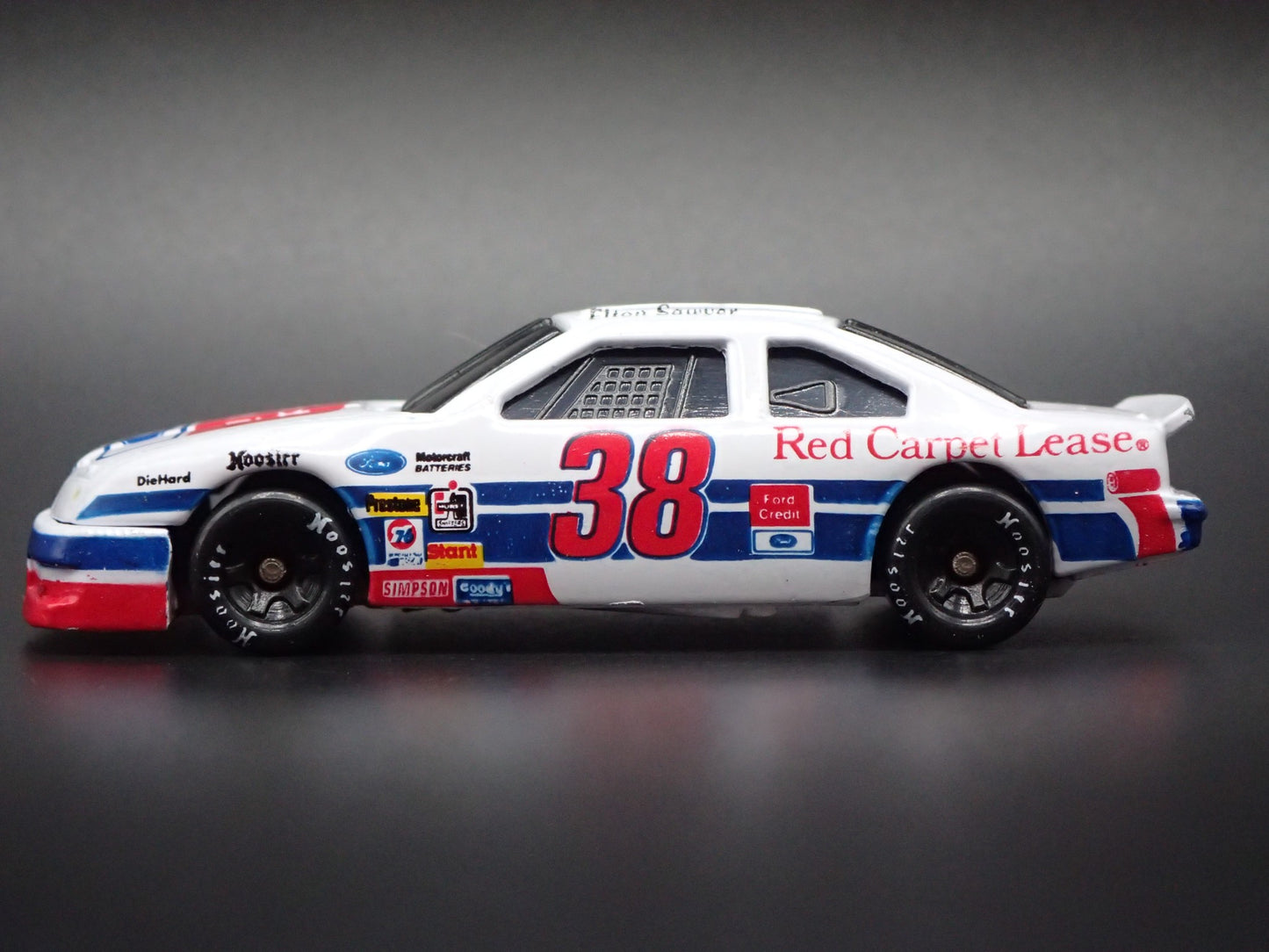 1994 94 FORD THUNDERBIRD 38 ELTON SAWYER NASCAR 1:64 SCALE DIECAST MODEL CAR