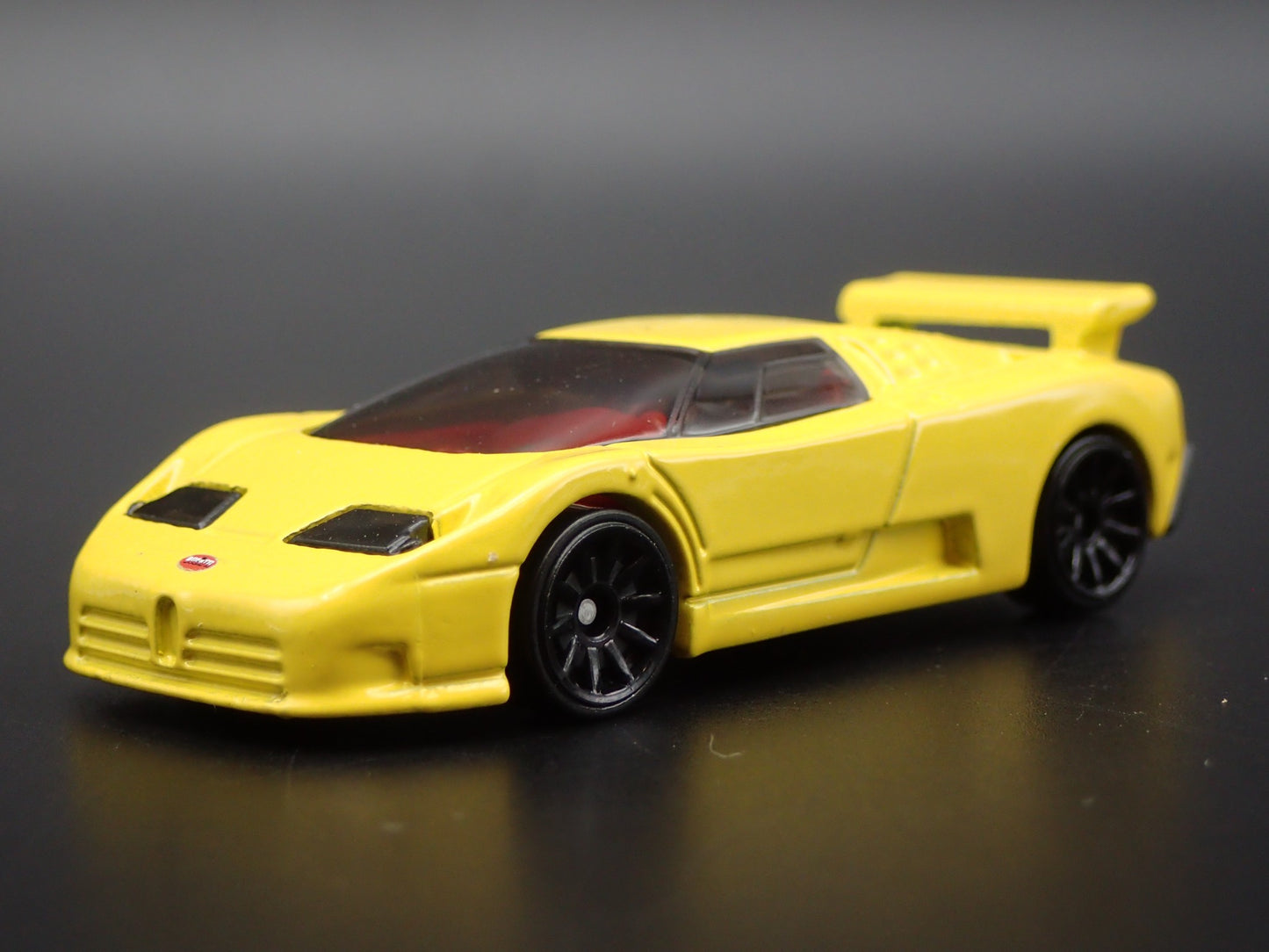 1991-1995 BUGATTI EB110 SS SUPER CAR YELLOW 1:64 SCALE DIORAMA DIECAST MODEL CAR