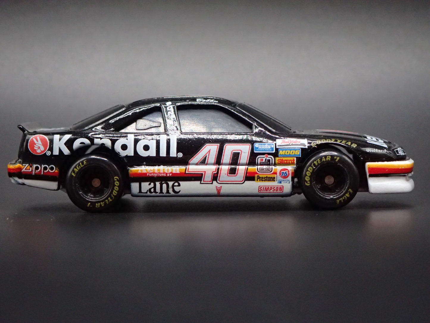 1994 94 PONTIAC GRAND PRIX 40 BOBBY HAMILTON NASCAR 1:64 SCALE DIECAST CAR