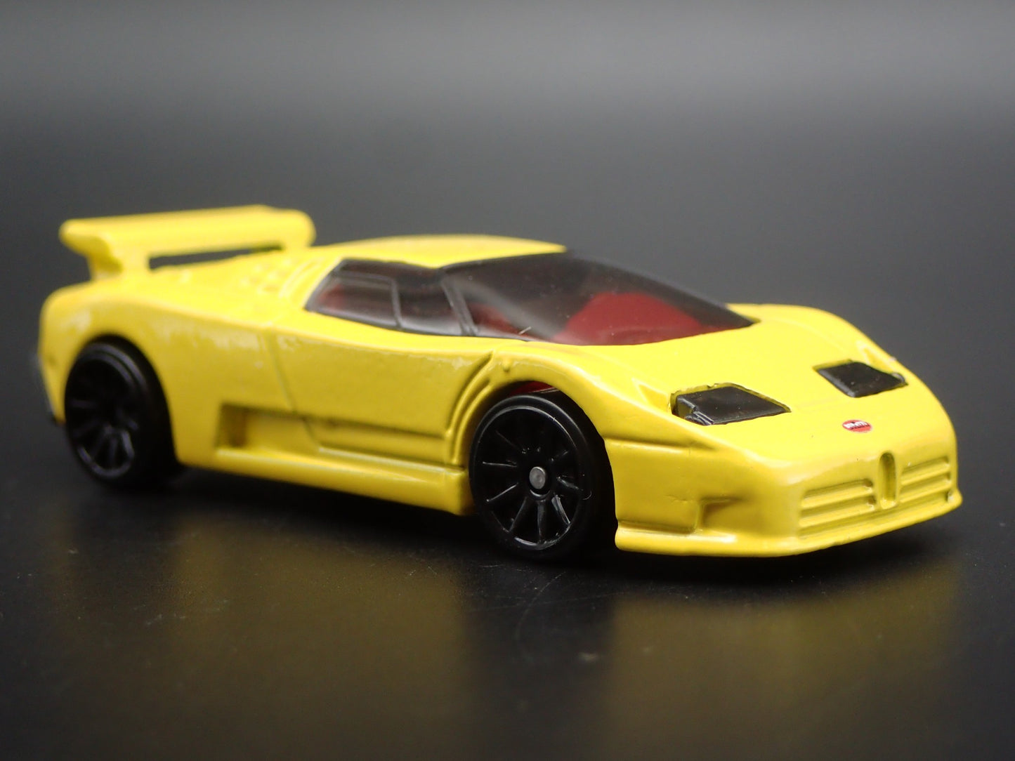 1991-1995 BUGATTI EB110 SS SUPER CAR YELLOW 1:64 SCALE DIORAMA DIECAST MODEL CAR
