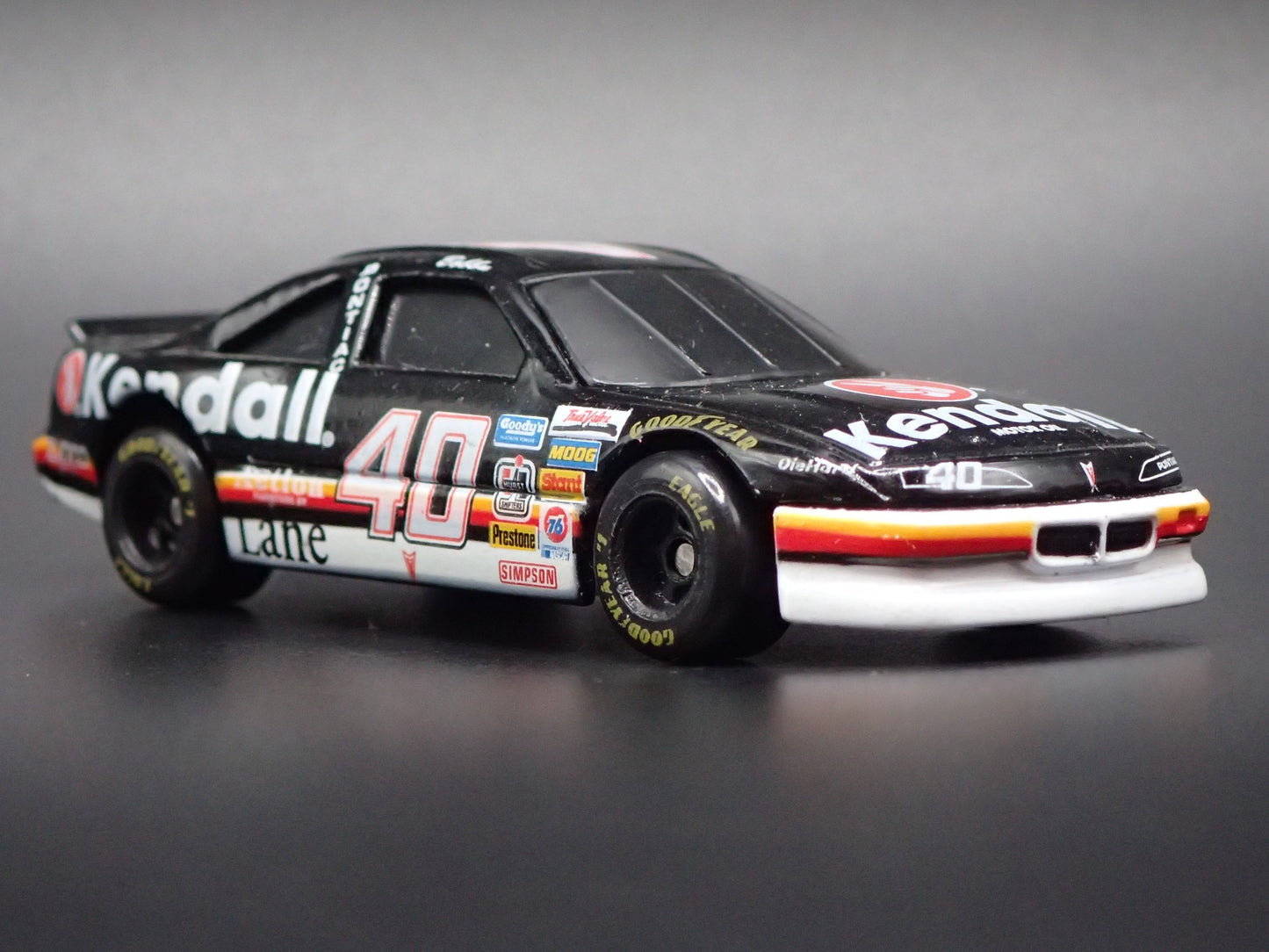 1994 94 PONTIAC GRAND PRIX 40 BOBBY HAMILTON NASCAR 1:64 SCALE DIECAST CAR