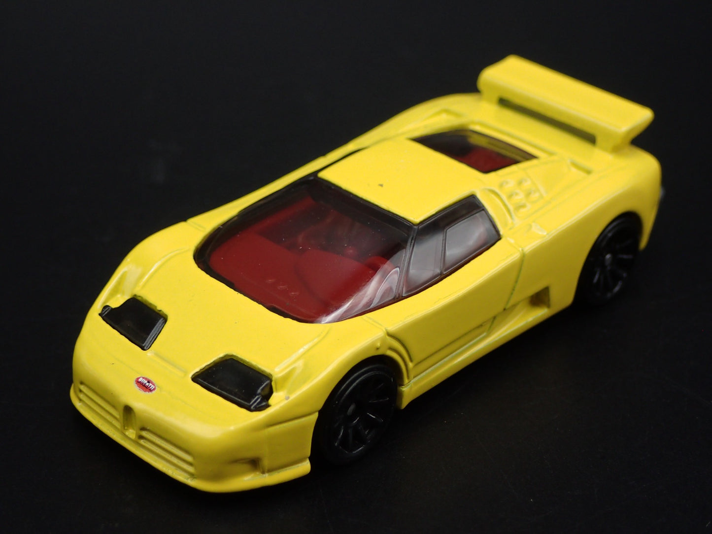 1991-1995 BUGATTI EB110 SS SUPER CAR YELLOW 1:64 SCALE DIORAMA DIECAST MODEL CAR