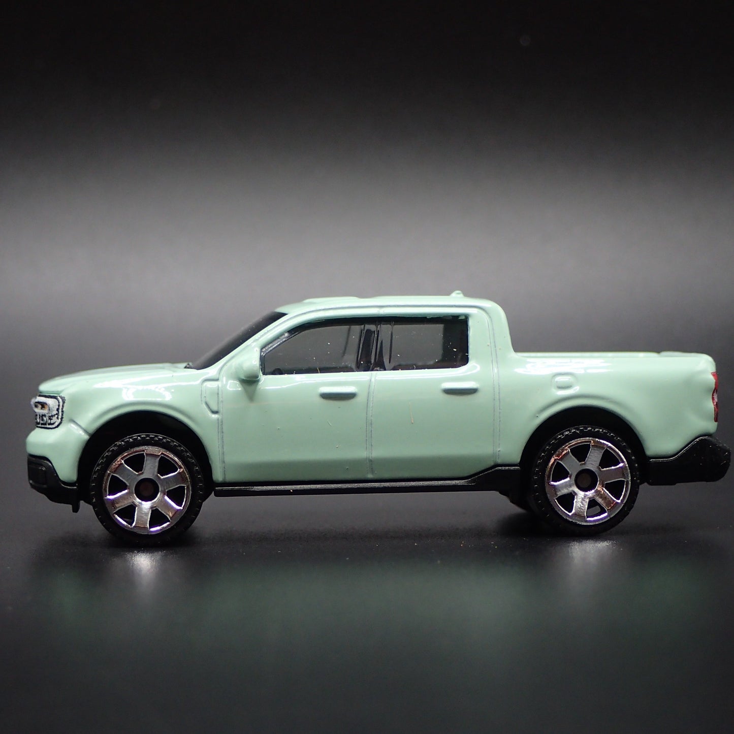 2022-2026 FORD MAVERICK PICKUP TRUCK MINT 1:64 SCALE DIORAMA DIECAST MODEL CAR