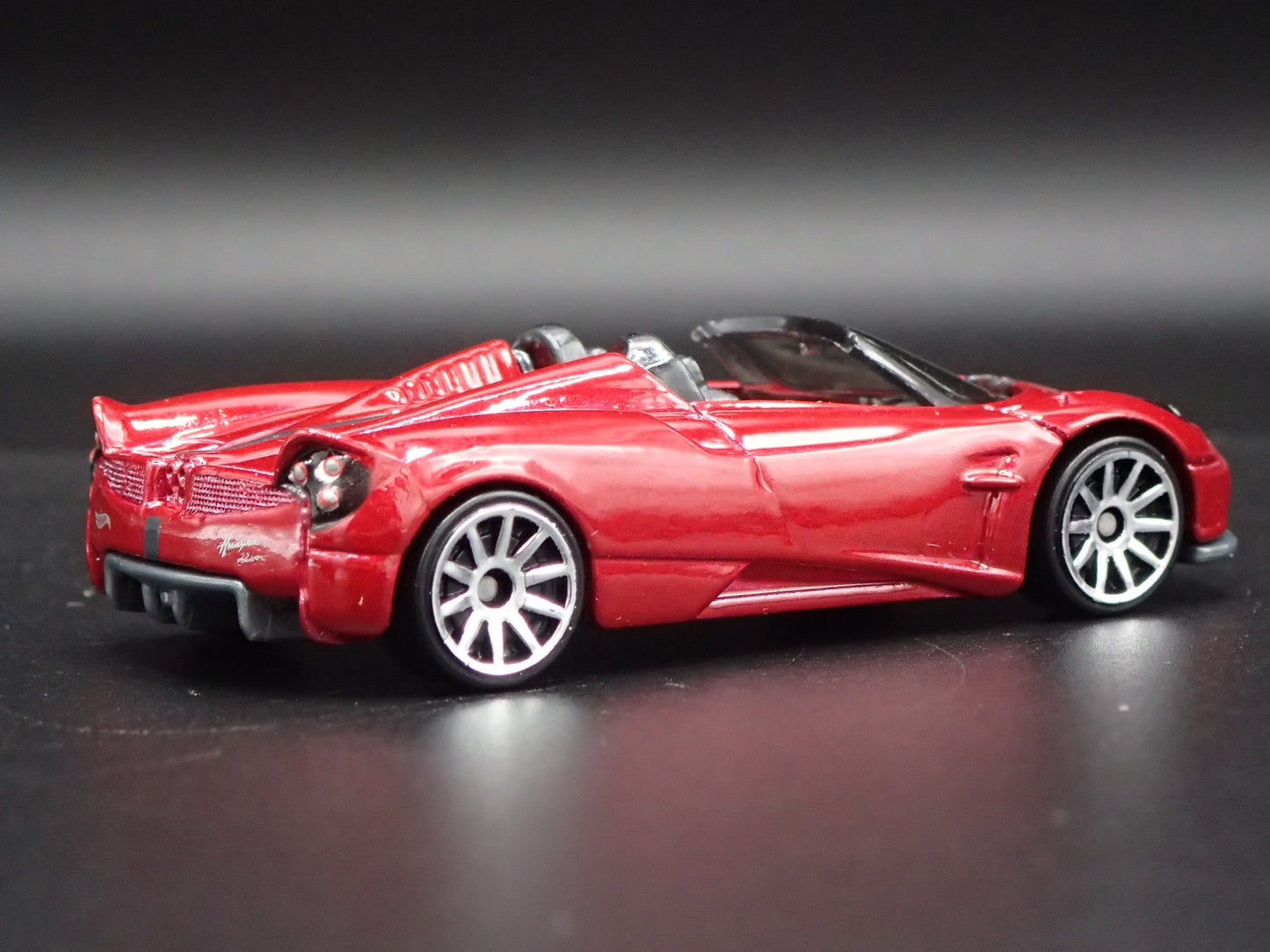 2017-2020 PAGANI HUAYRA ROADSTER SUPERCAR 1:64 SCALE DIORAMA DIECAST MODEL CAR