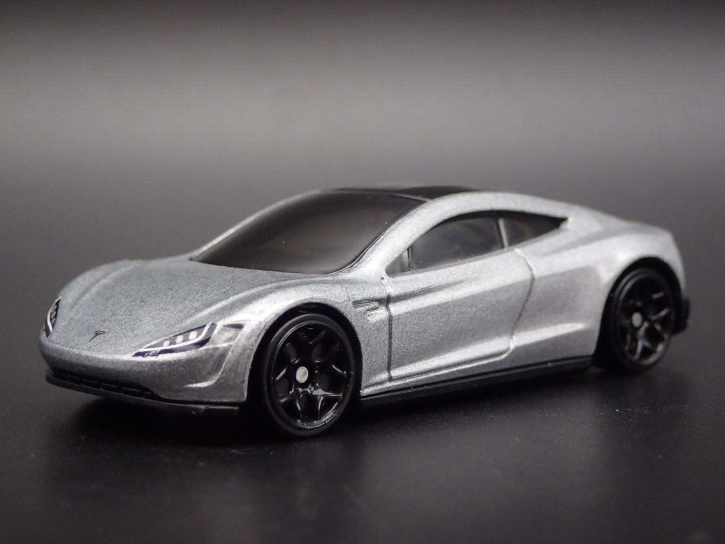 TESLA ROADSTER SILVER RARE 1:64 SCALE COLLECTIBLE DIORAMA DIECAST MODEL CAR