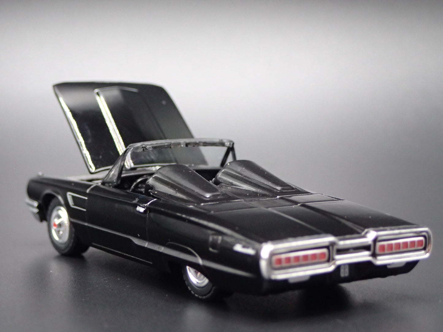 1965 65 FORD THUNDERBIRD TBIRD CONVERTIBLE TONNEAU 1:64 SCALE DIECAST MODEL CAR