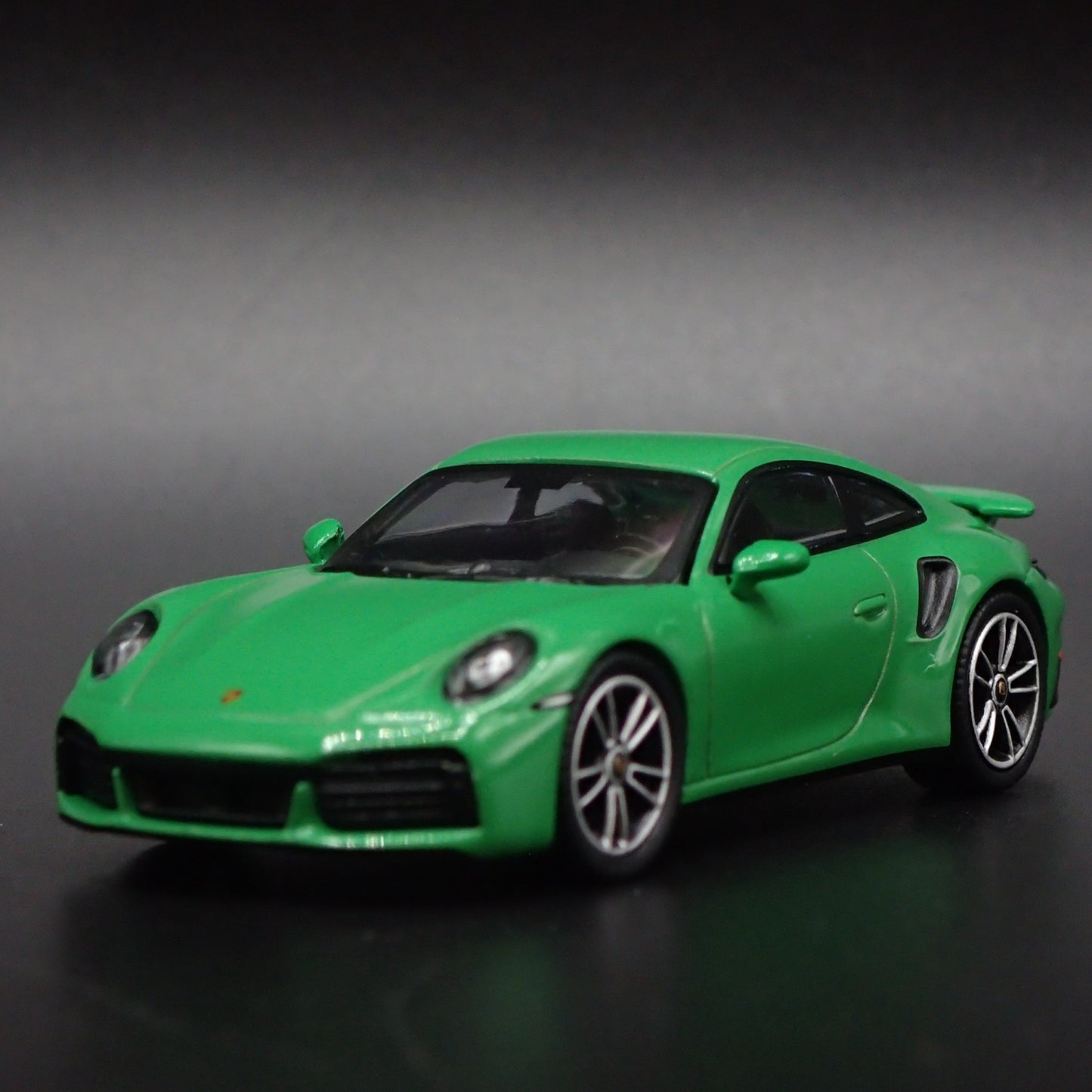 2018-2025 PORSCHE 911 TURBO S 992 GREEN 1:64 SCALE COLLECTIBLE DIECAST MODEL CAR