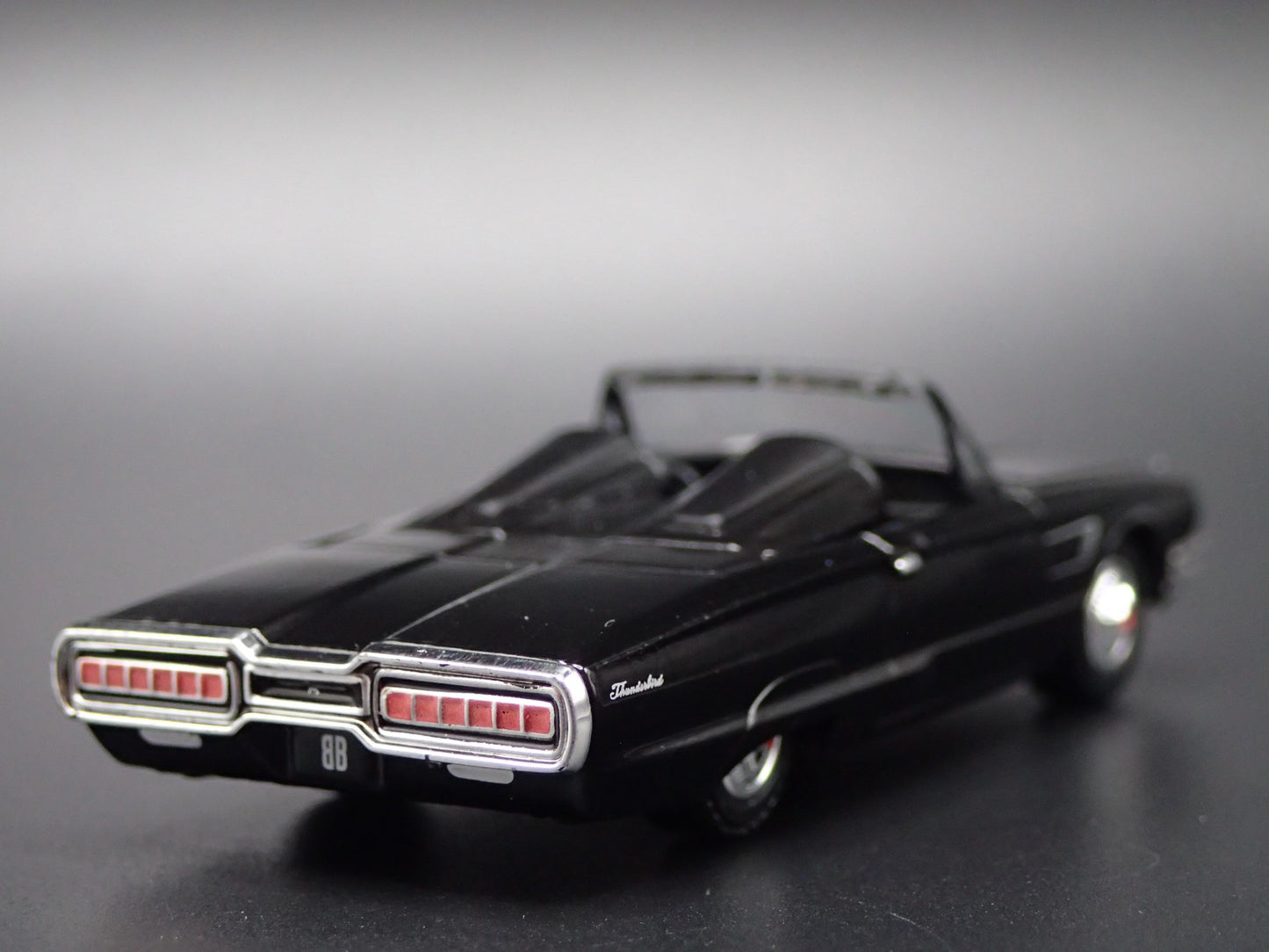 1965 65 FORD THUNDERBIRD TBIRD CONVERTIBLE TONNEAU 1:64 SCALE DIECAST MODEL CAR