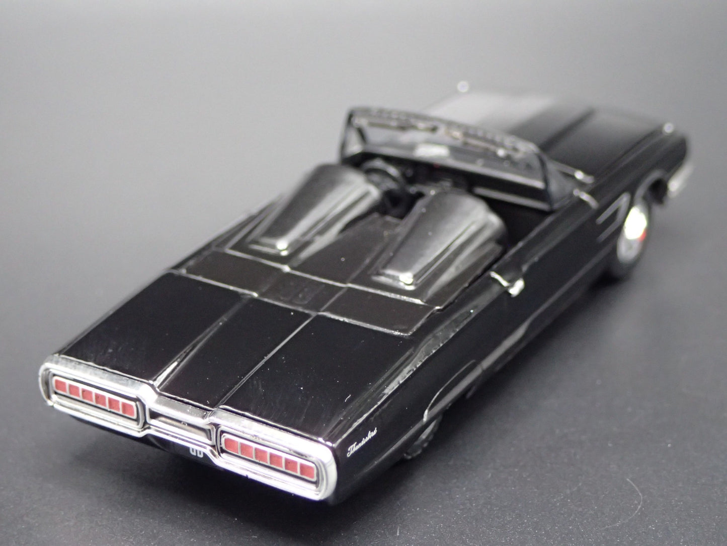 1965 65 FORD THUNDERBIRD TBIRD CONVERTIBLE TONNEAU 1:64 SCALE DIECAST MODEL CAR