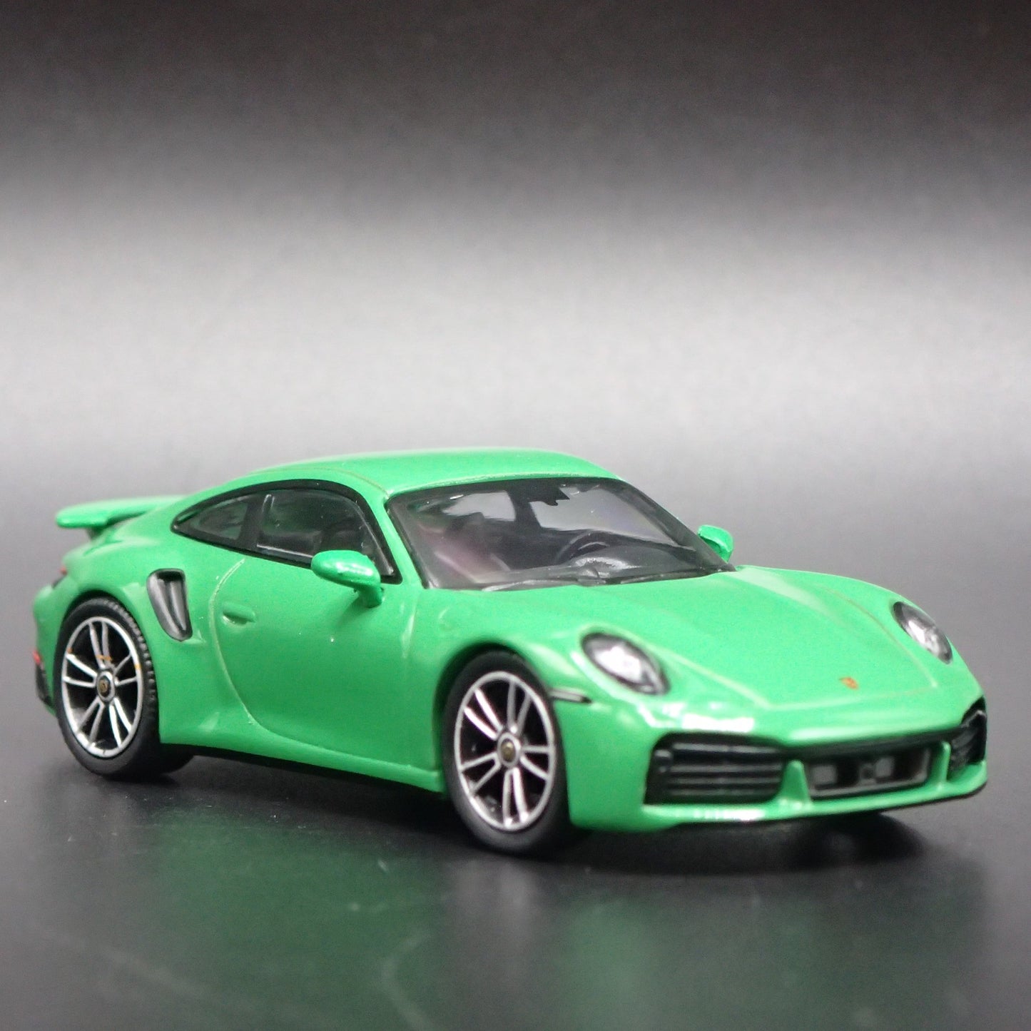 2018-2025 PORSCHE 911 TURBO S 992 GREEN 1:64 SCALE COLLECTIBLE DIECAST MODEL CAR
