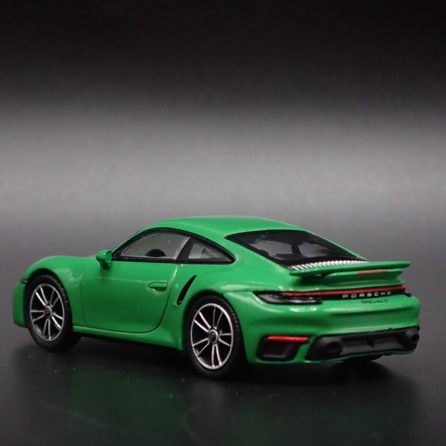 2018-2025 PORSCHE 911 TURBO S 992 GREEN 1:64 SCALE COLLECTIBLE DIECAST MODEL CAR