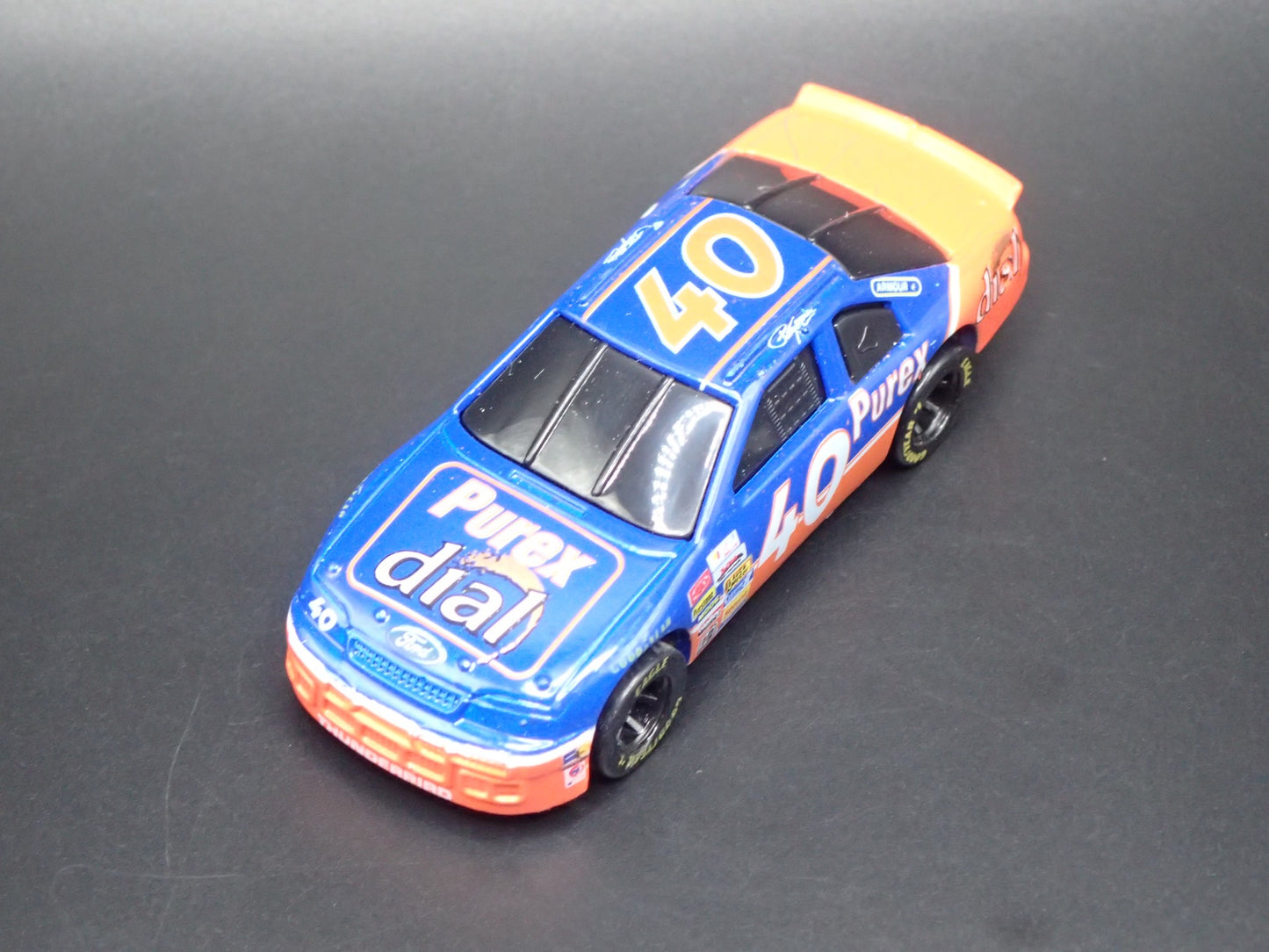 1995 95 FORD THUNDERBIRD 40 PATTY MOISE NASCAR 1:64 SCALE DIECAST MODEL CAR