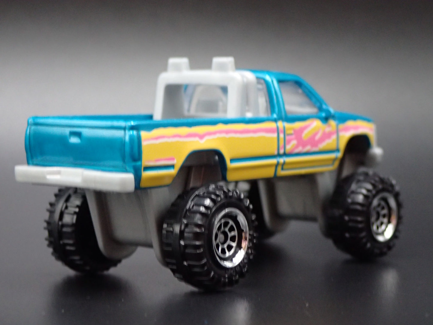 1988-1998 CHEVY CHEVROLET K1500 4X4 PICKUP TRUCK 1:70 SCALE DIECAST MODEL CAR
