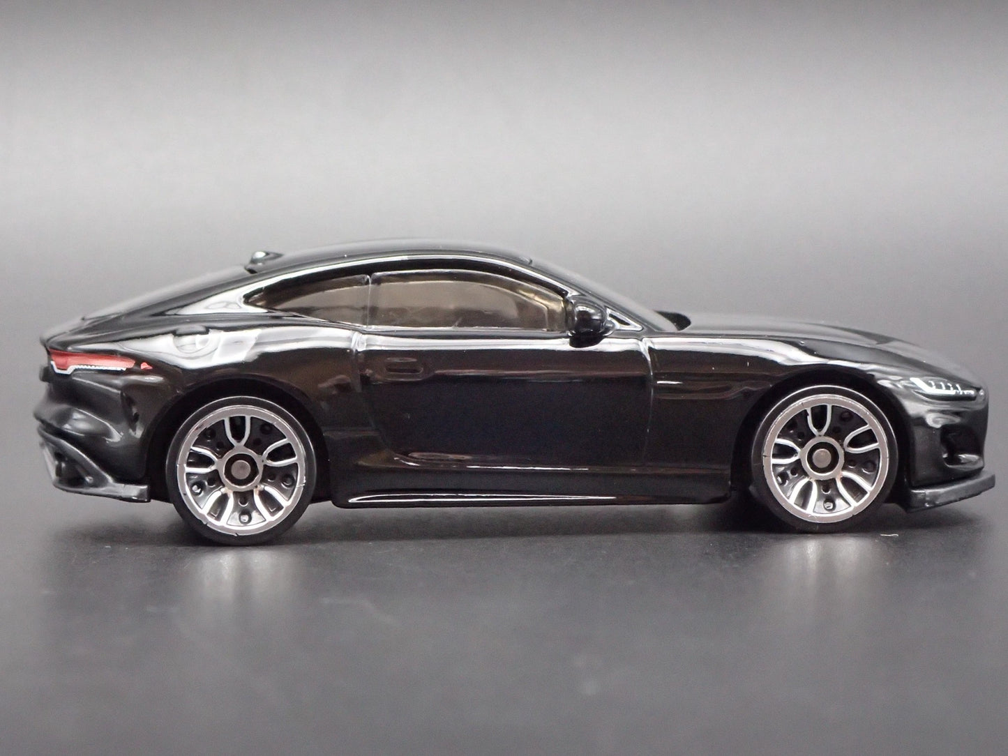 2014-2024 JAGUAR F TYPE COUPE 1:64 SCALE COLLECTIBLE DIORAMA DIECAST MODEL CAR