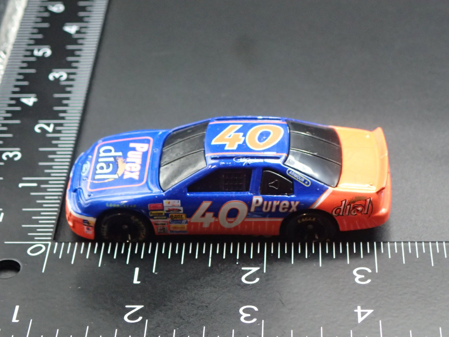 1995 95 FORD THUNDERBIRD 40 PATTY MOISE NASCAR 1:64 SCALE DIECAST MODEL CAR