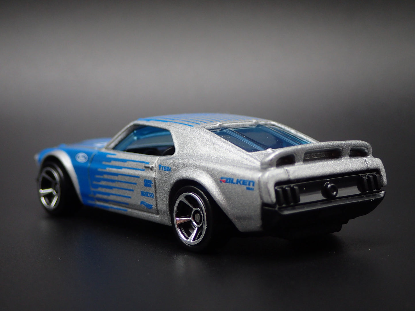 1969 69 FORD MUSTANG BOSS 302 FALKEN TIRES 1/64 SCALE DIORAMA DIECAST MODEL CAR