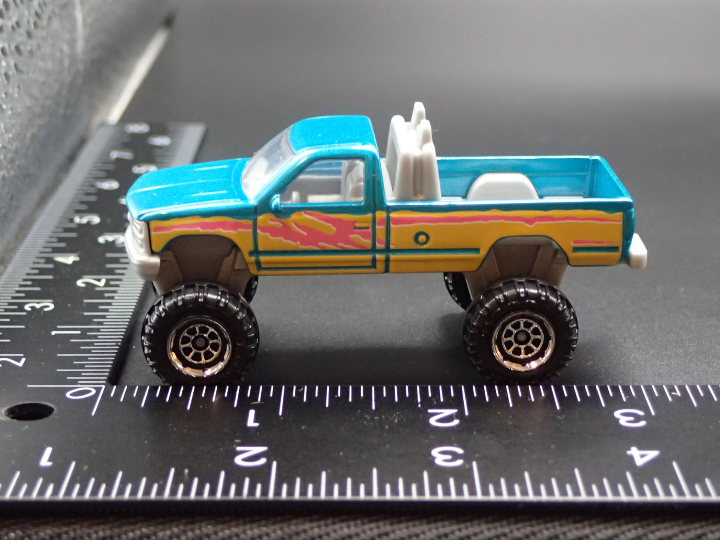 1988-1998 CHEVY CHEVROLET K1500 4X4 PICKUP TRUCK 1:70 SCALE DIECAST MODEL CAR