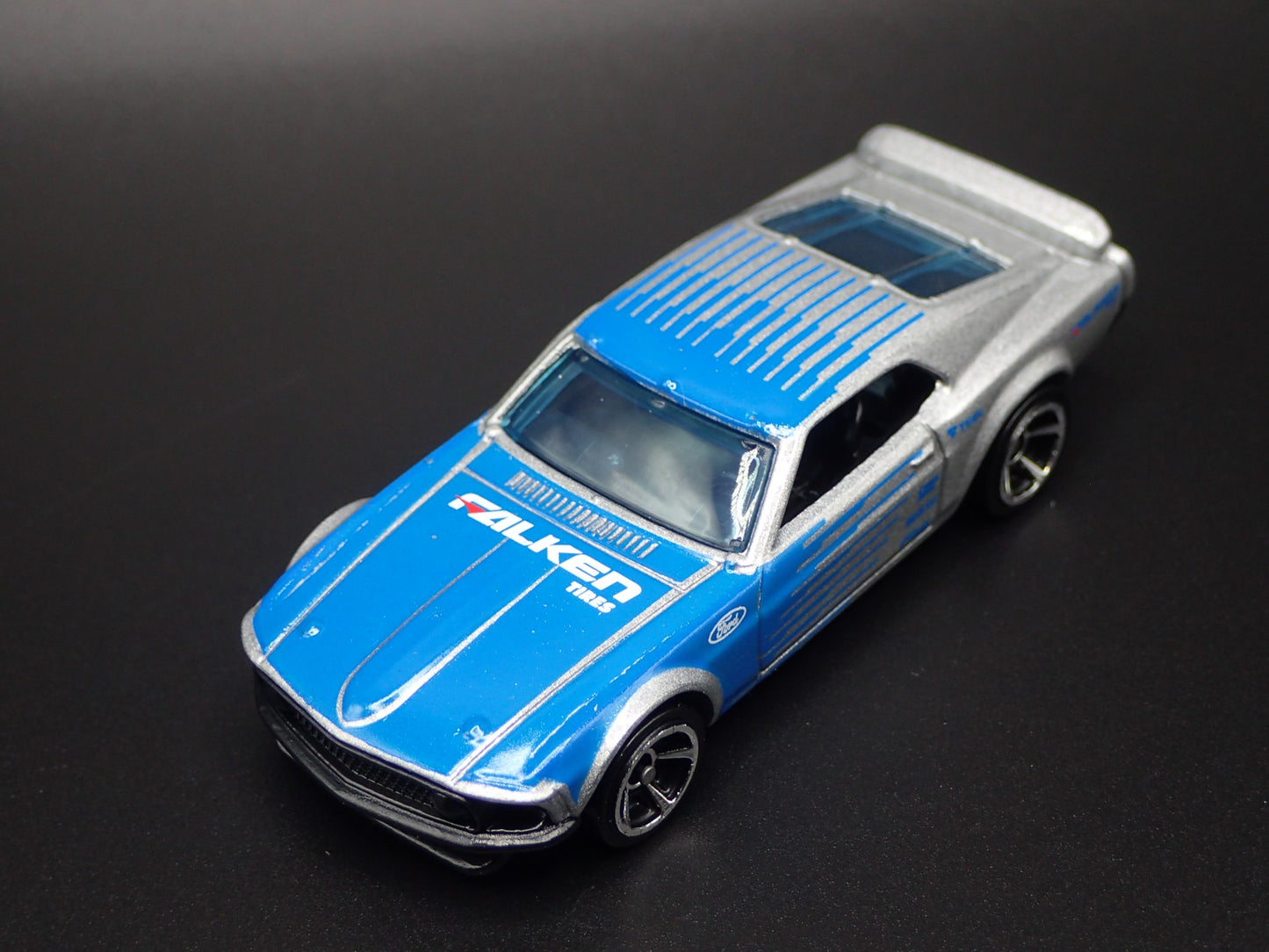 1969 69 FORD MUSTANG BOSS 302 FALKEN TIRES 1/64 SCALE DIORAMA DIECAST MODEL CAR