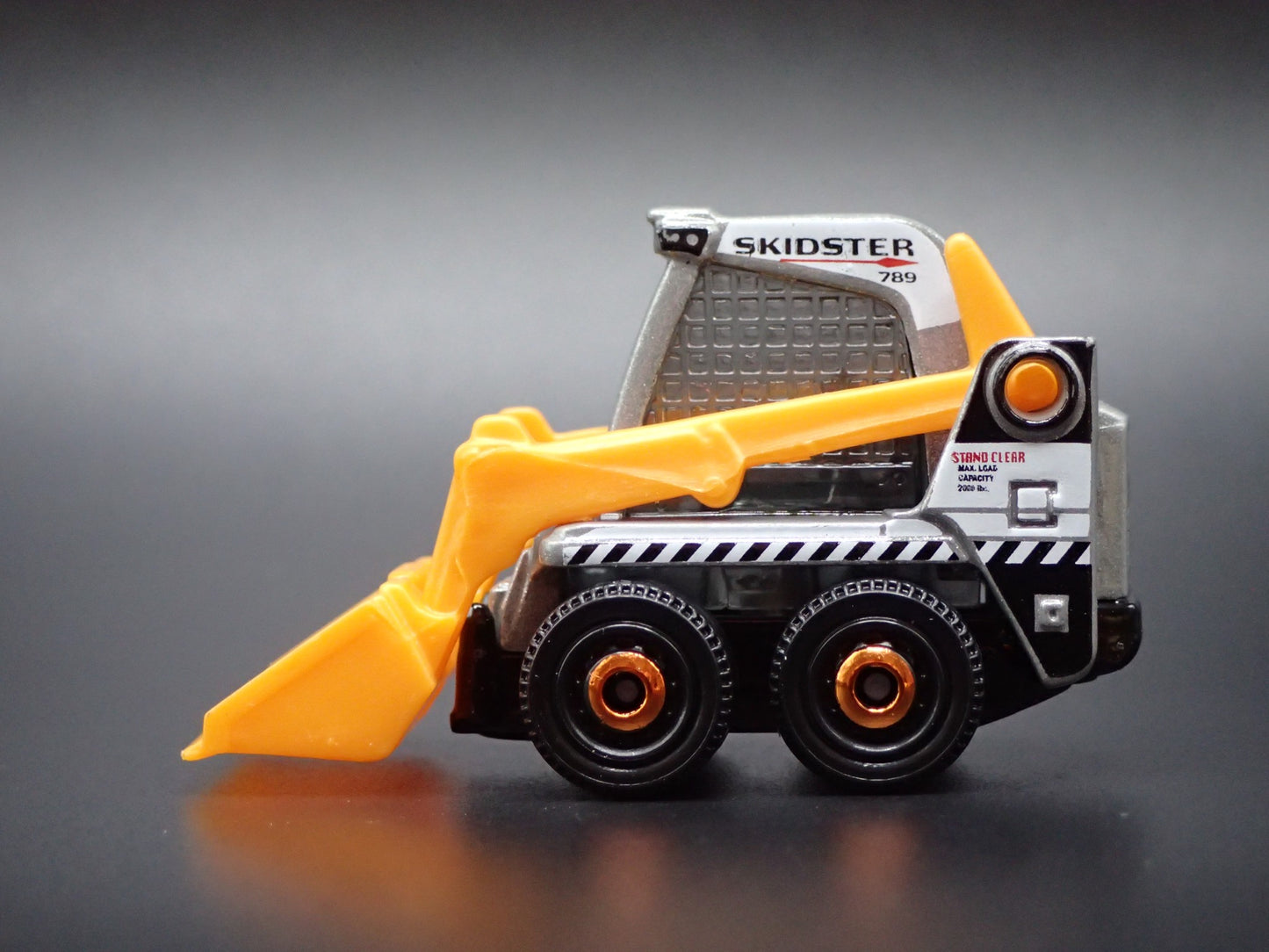 CONSTRUCTION SKIDSTER BOBCAT GRAY 1:64 MB SCALE COLLECTIBLE DIECAST MODEL CAR