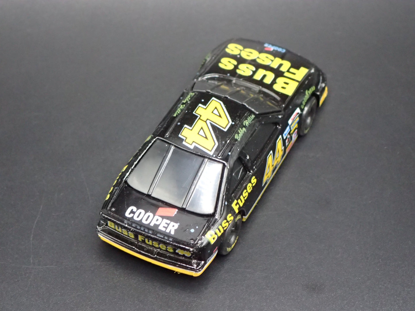 1999 94 FORD THUNDERBIRD #44 BOBBY HILLIN NASCAR 1:64 SCALE DIECAST MODEL CAR