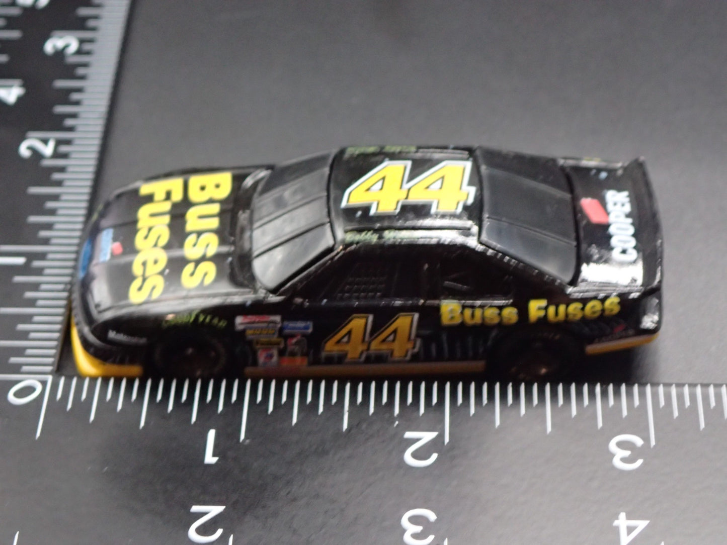 1999 94 FORD THUNDERBIRD #44 BOBBY HILLIN NASCAR 1:64 SCALE DIECAST MODEL CAR