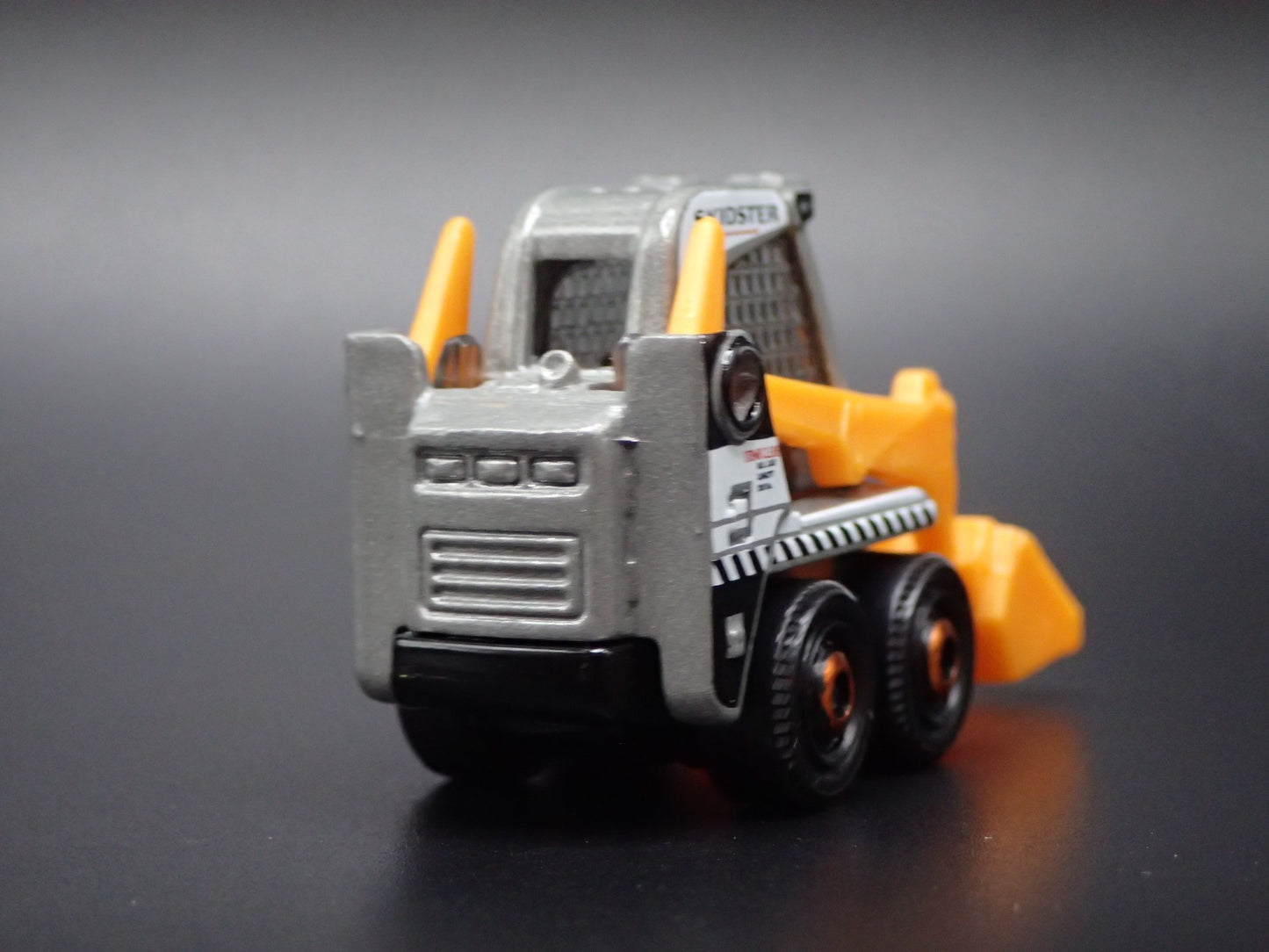 CONSTRUCTION SKIDSTER BOBCAT GRAY 1:64 MB SCALE COLLECTIBLE DIECAST MODEL CAR