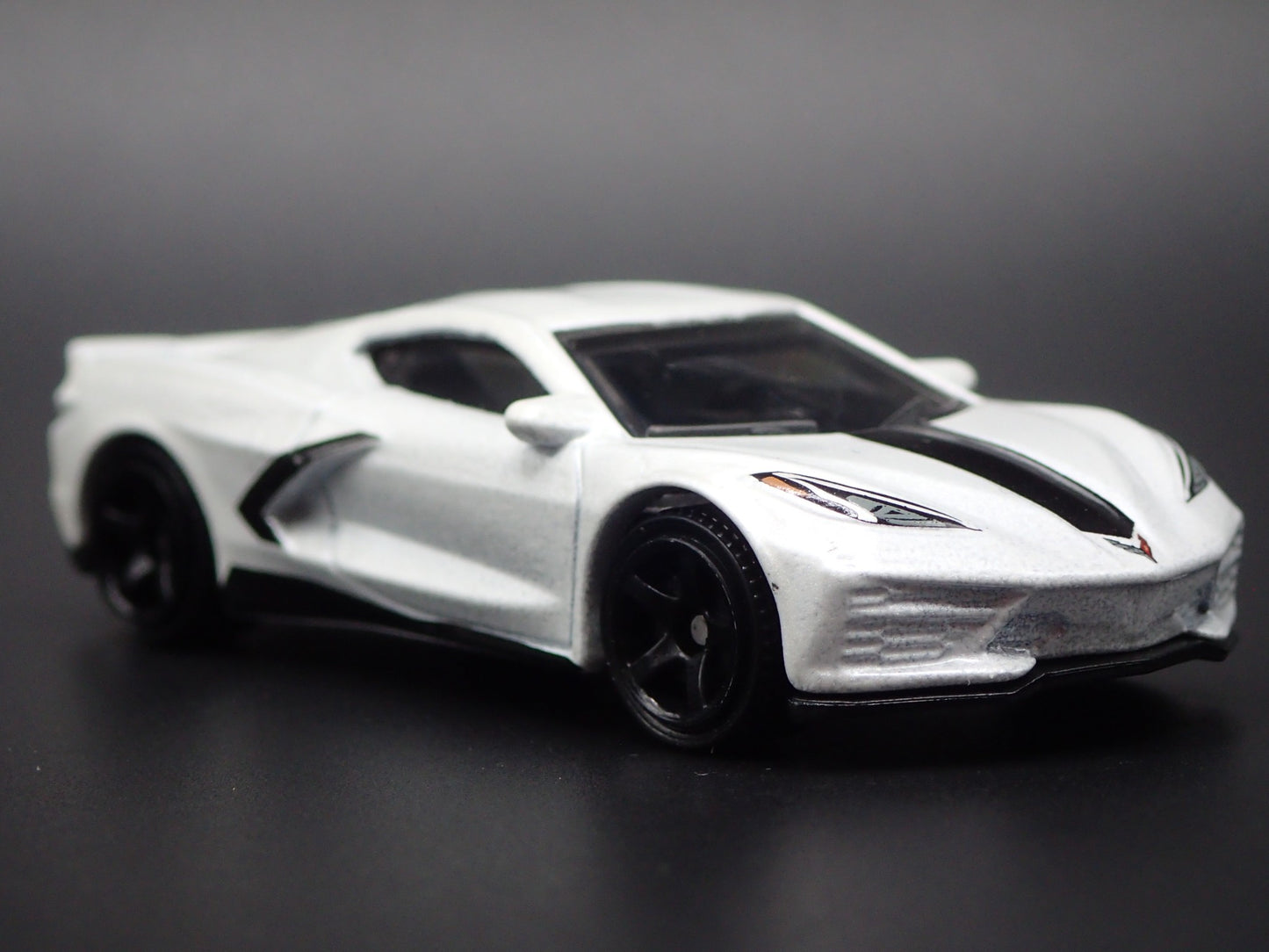 2020-2025 CHEVY CHEVROLET CORVETTE STINGRAY C8 WHIT 1:64 SCALE DIECAST MODEL CAR