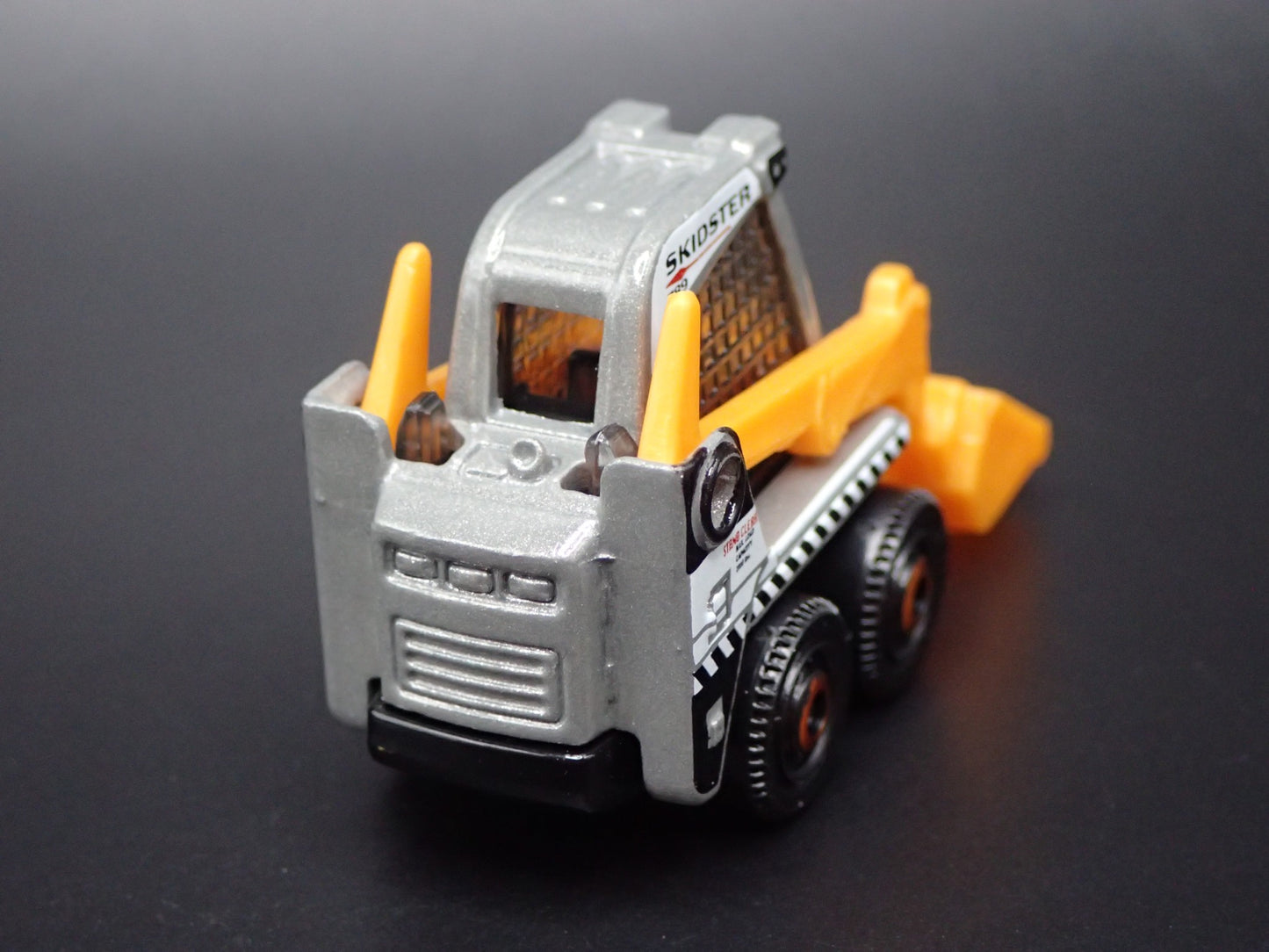 CONSTRUCTION SKIDSTER BOBCAT GRAY 1:64 MB SCALE COLLECTIBLE DIECAST MODEL CAR