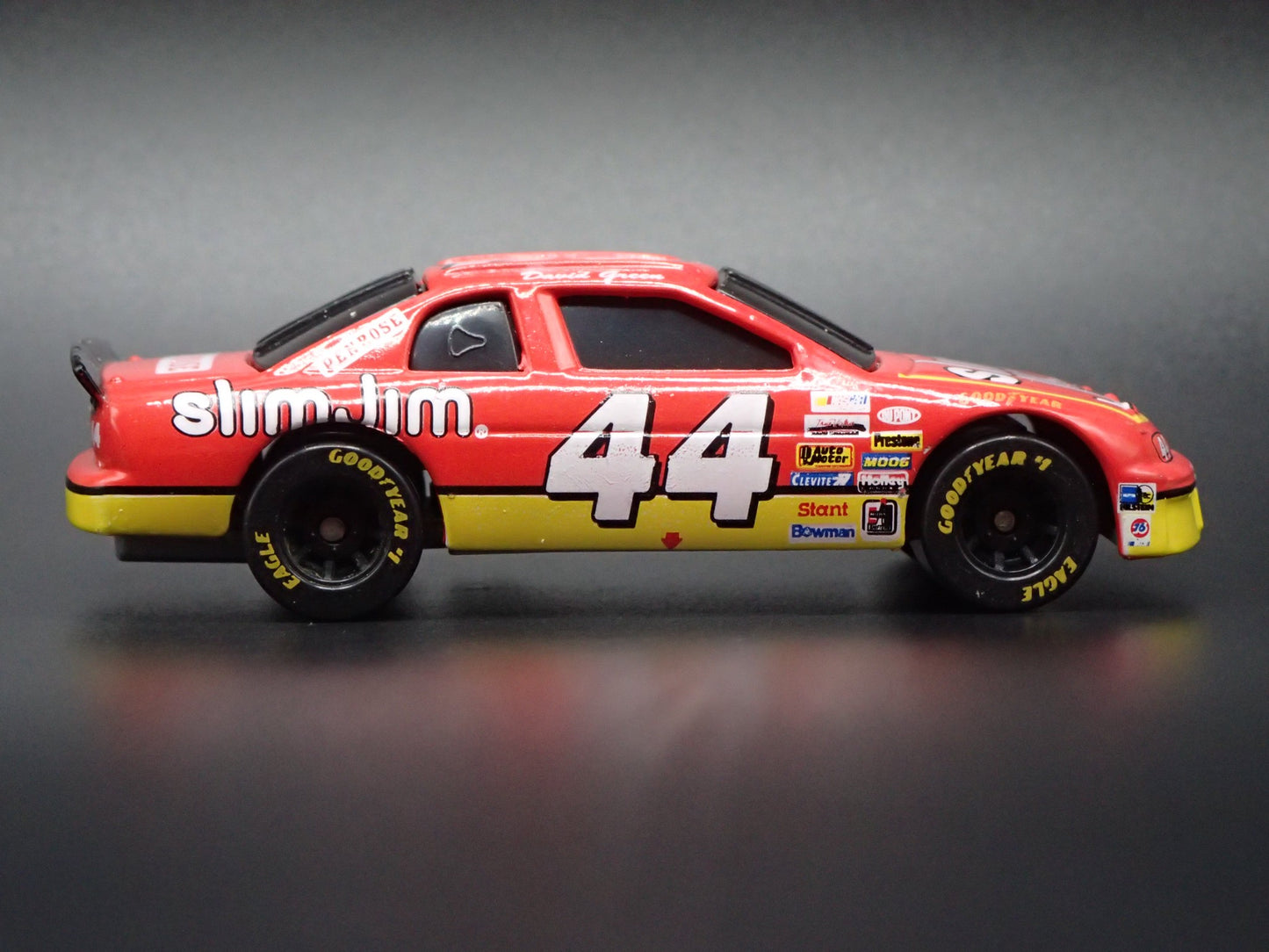 1995 95 CHEVROLET MONTE CARLO 44 DAVID GREEN NASCAR 1:64 SCALE DIECAST MODEL CAR