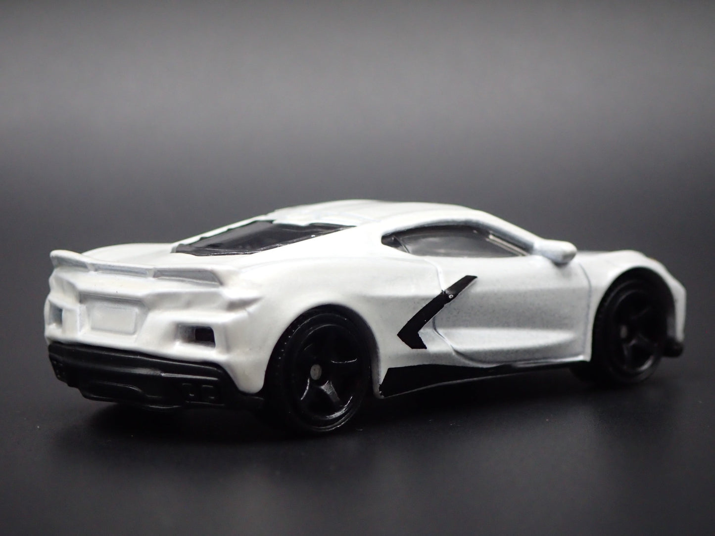 2020-2025 CHEVY CHEVROLET CORVETTE STINGRAY C8 WHIT 1:64 SCALE DIECAST MODEL CAR
