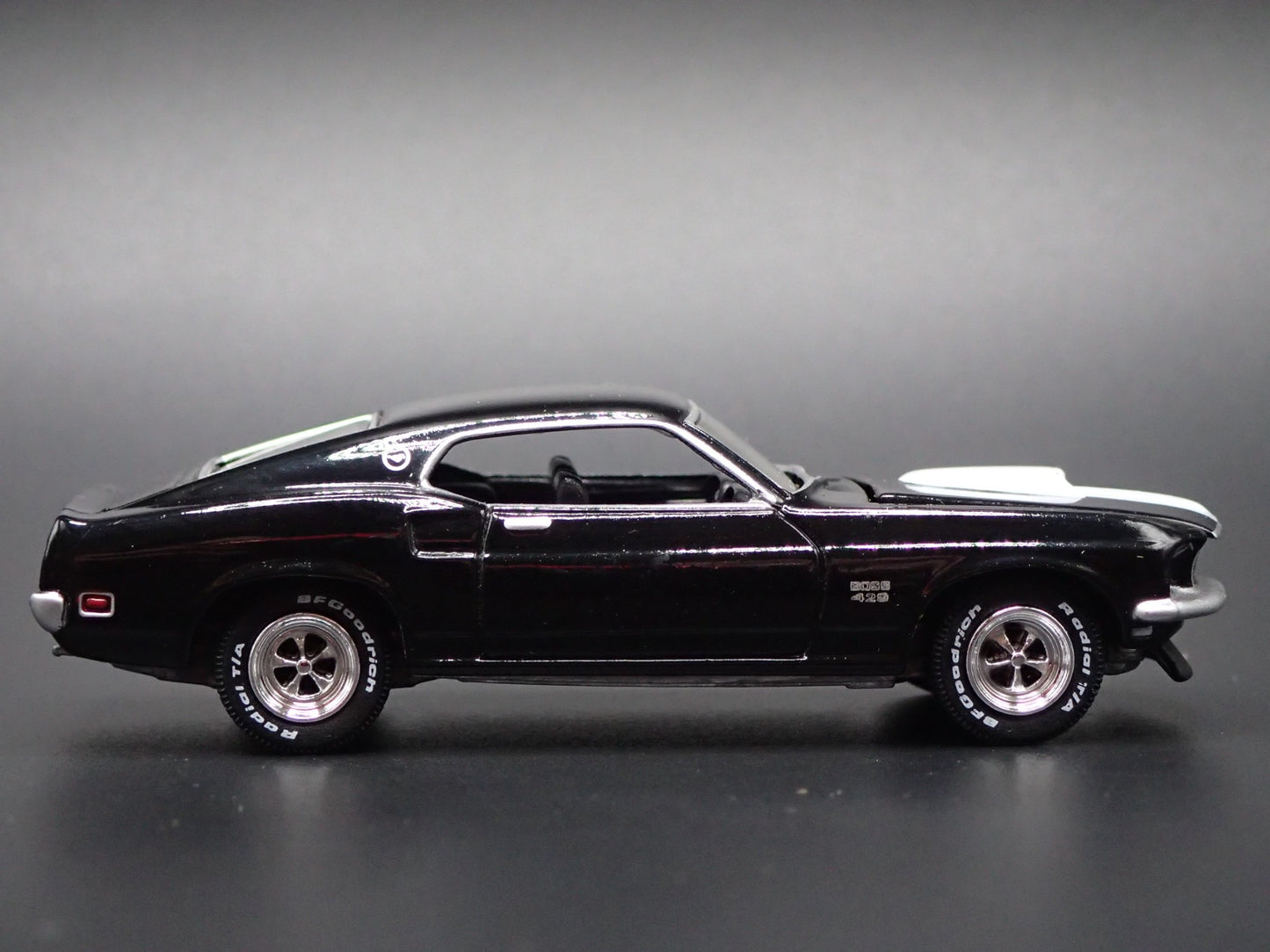 1969 FORD MUSTANG BOSS 429 RARE 1:64 SCALE COLLECTIBLE DIORAMA DIECAST MODEL CAR