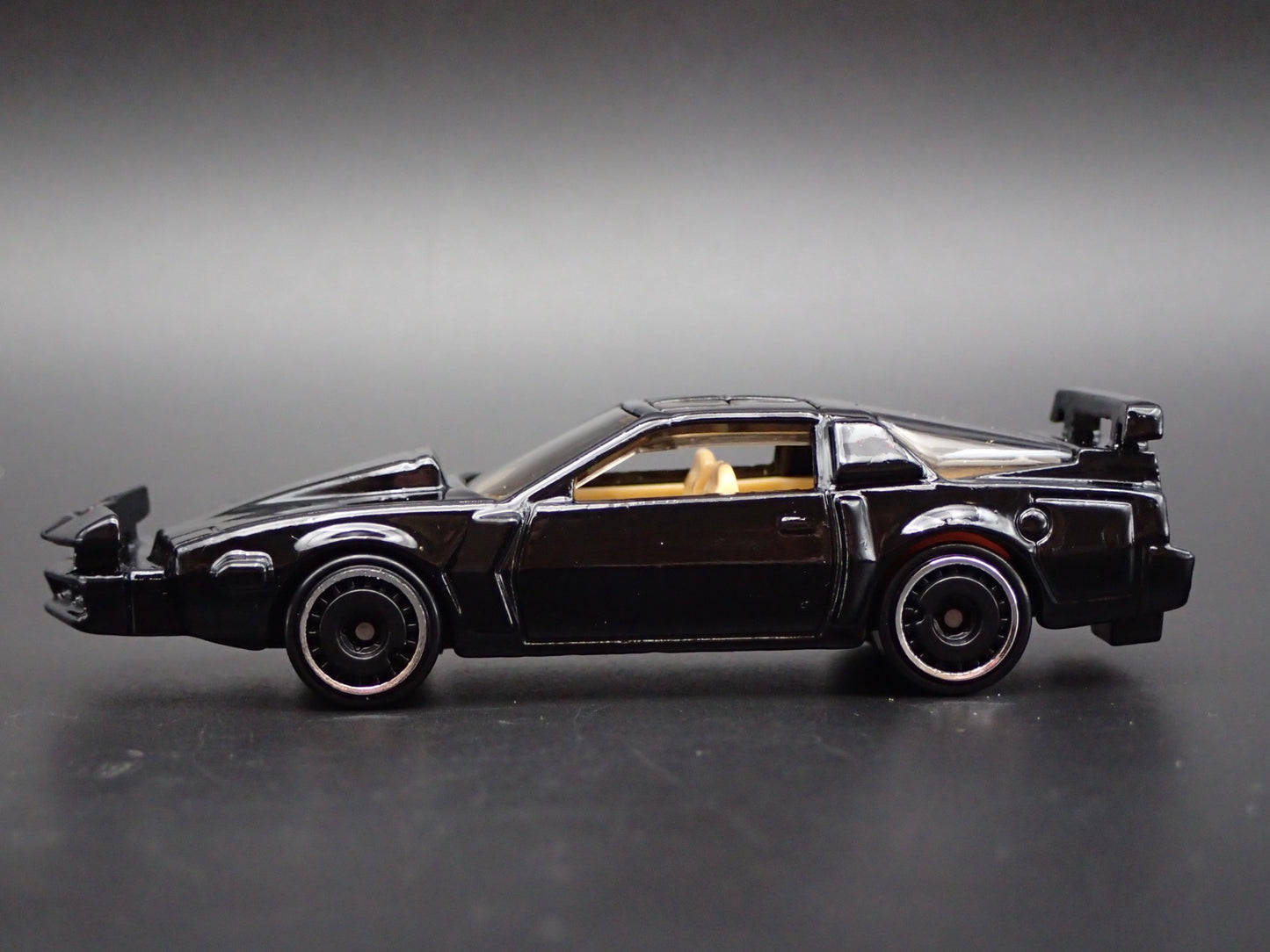 KNIGHT RIDER KITT SUPER PURSUIT MODE RARE 1:64 SCALE DIORAMA DIECAST MODEL CAR