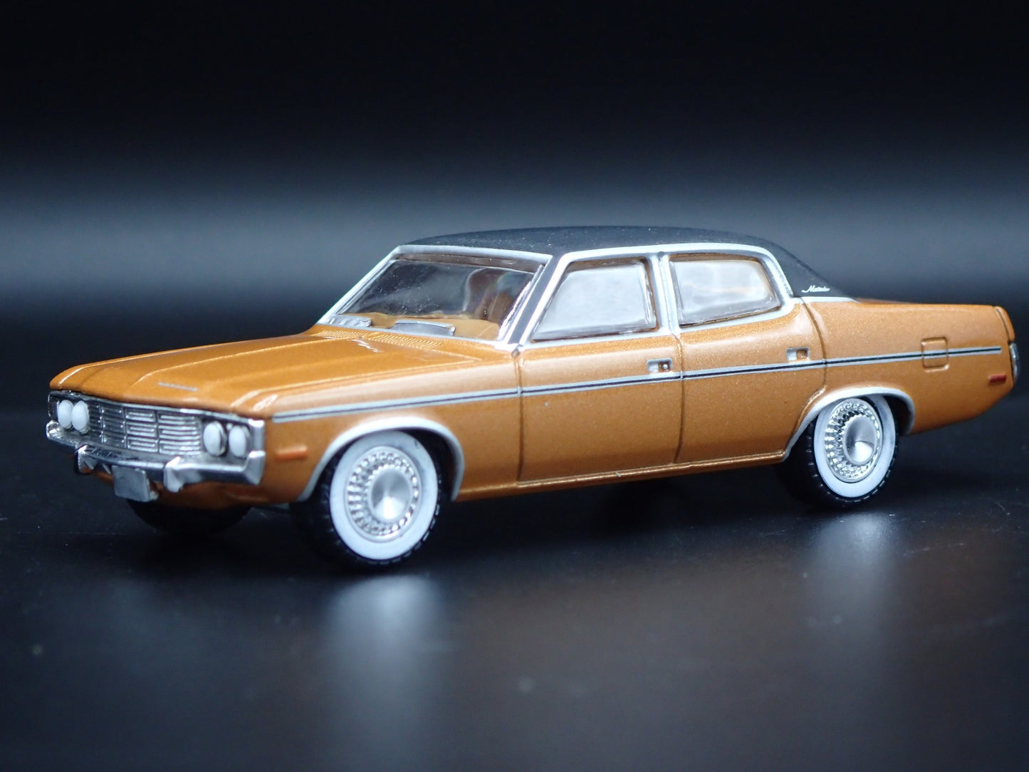 1973 73 AMC MATADOR FOUR 4 DOOR BROWN RARE 1:64 SCALE DIORAMA DIECAST MODEL CAR