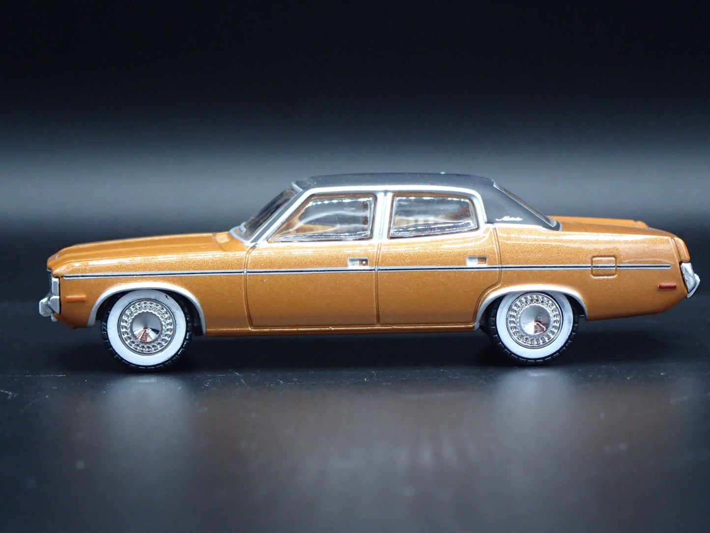 1973 73 AMC MATADOR FOUR 4 DOOR BROWN RARE 1:64 SCALE DIORAMA DIECAST MODEL CAR