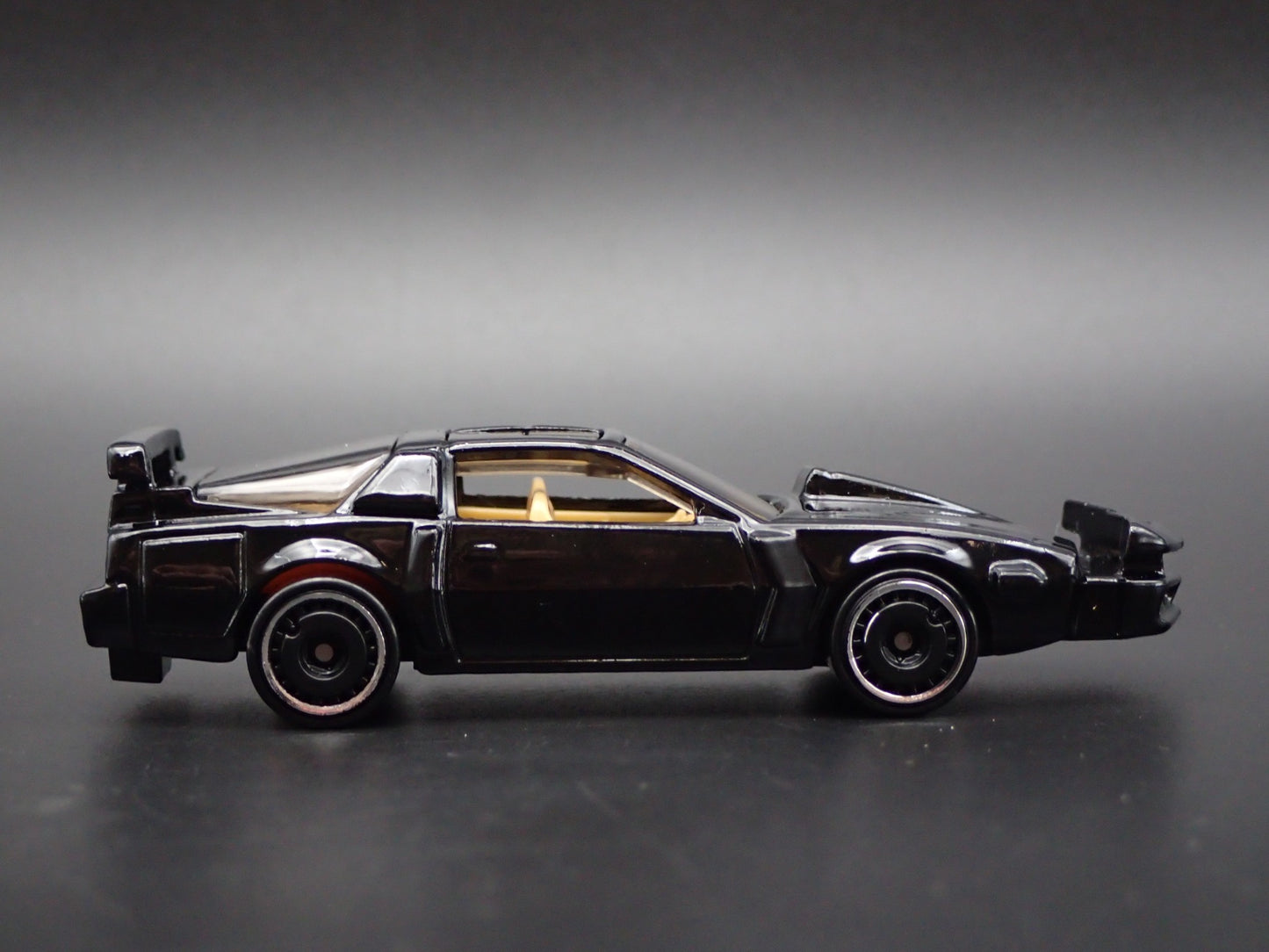 KNIGHT RIDER KITT SUPER PURSUIT MODE RARE 1:64 SCALE DIORAMA DIECAST MODEL CAR