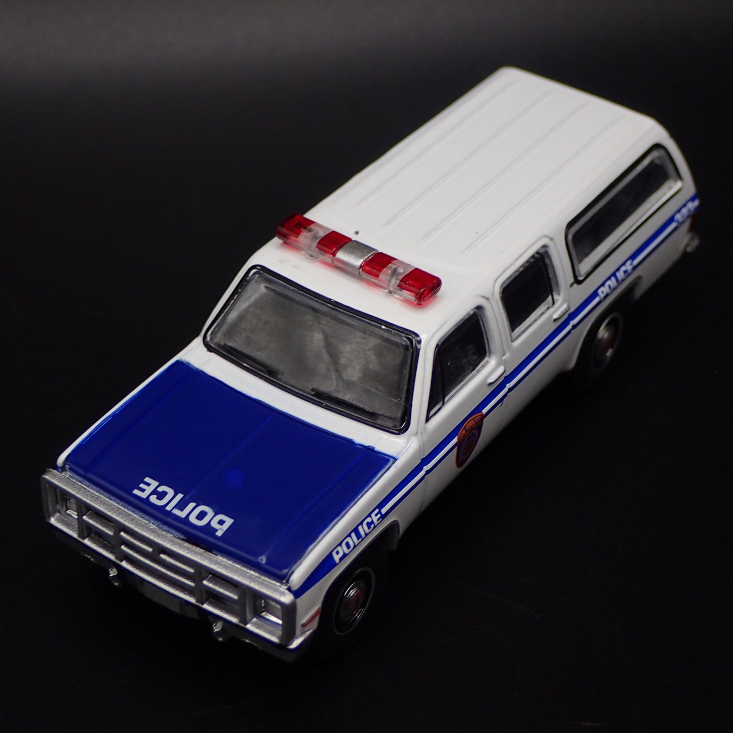 1973-1991 GMC SUBURBAN 2500 NYPD POLICE SQUAREBODY 1/64 SCALE DIECAST MODEL CAR