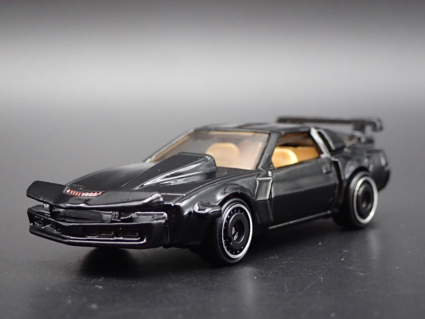 KNIGHT RIDER KITT SUPER PURSUIT MODE RARE 1:64 SCALE DIORAMA DIECAST MODEL CAR