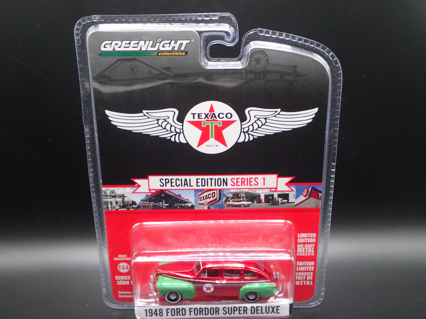 2025 GREENLIGHT RED GREEN MACHINE 1948 FORD FORDOR SUPER DELUXE TEXACO SERIES 1