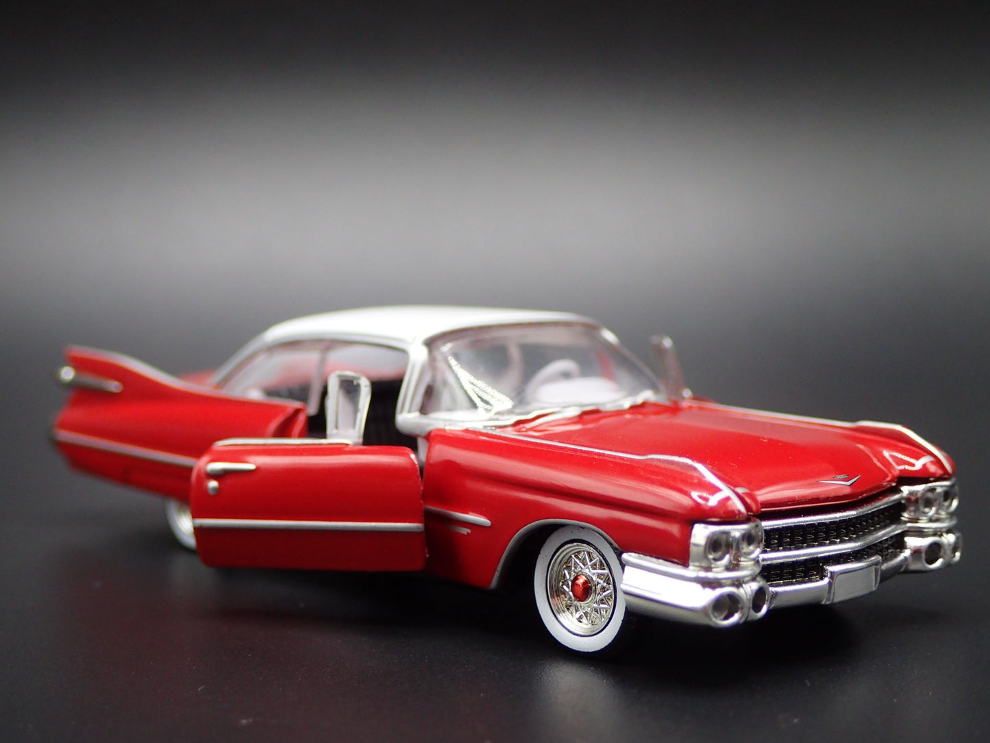 1959 59 CADILLAC SERIES 62 RED 1:64 SCALE COLLECTIBLE DIORAMA DIECAST MODEL CAR
