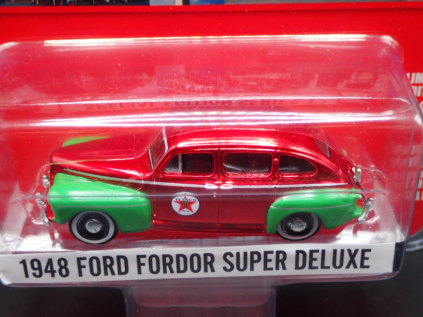 2025 GREENLIGHT RED GREEN MACHINE 1948 FORD FORDOR SUPER DELUXE TEXACO SERIES 1