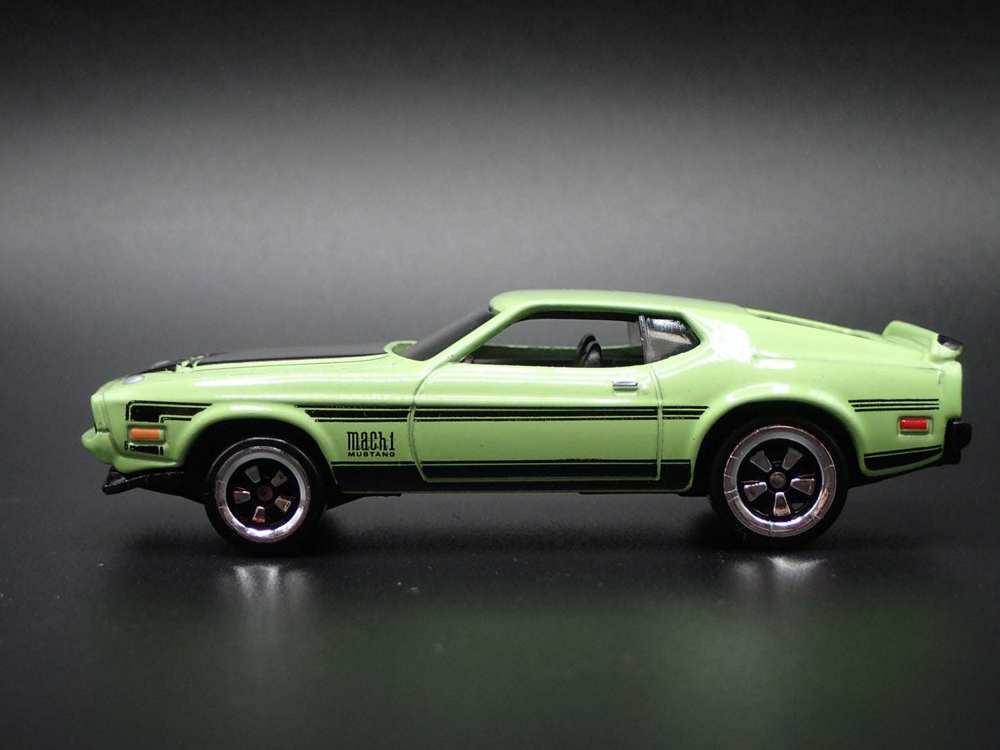 1971 71 FORD MUSTANG MACH 1 FASTBACK 1:64 SCALE COLLECTIBLE DIECAST MODEL CAR