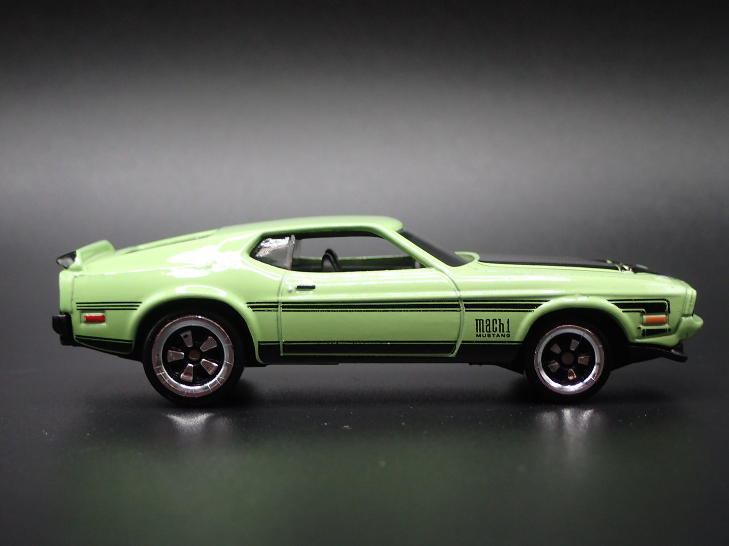 1971 71 FORD MUSTANG MACH 1 FASTBACK 1:64 SCALE COLLECTIBLE DIECAST MODEL CAR