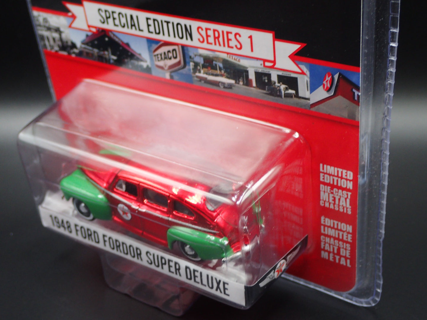 2025 GREENLIGHT RED GREEN MACHINE 1948 FORD FORDOR SUPER DELUXE TEXACO SERIES 1