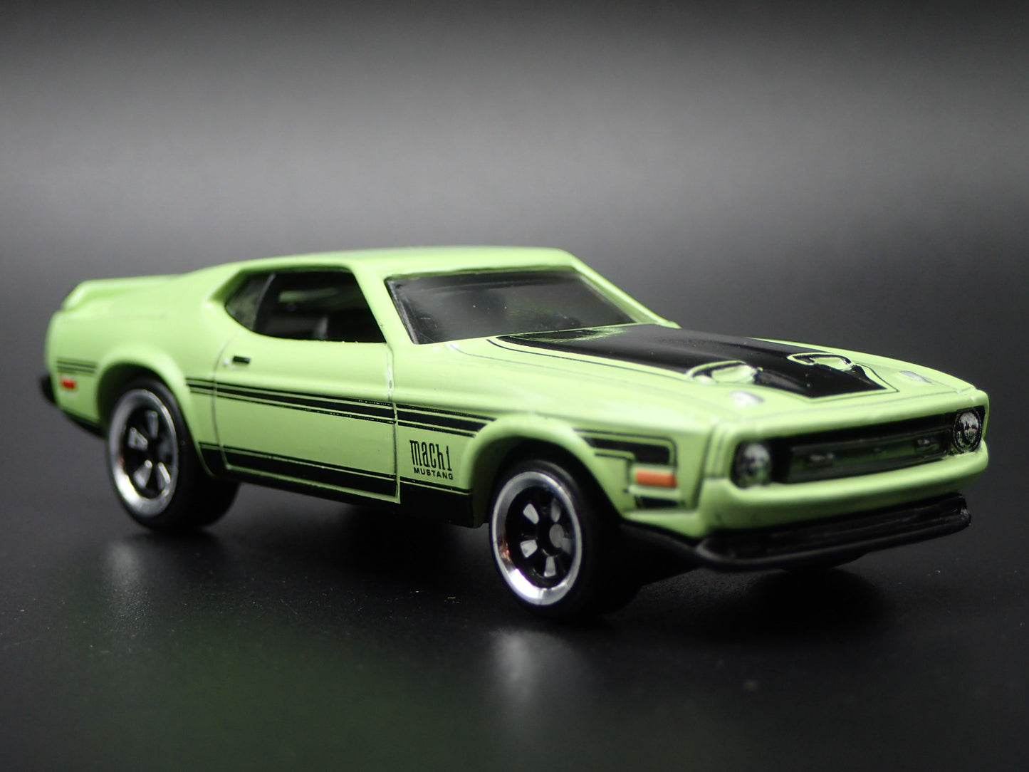 1971 71 FORD MUSTANG MACH 1 FASTBACK 1:64 SCALE COLLECTIBLE DIECAST MODEL CAR