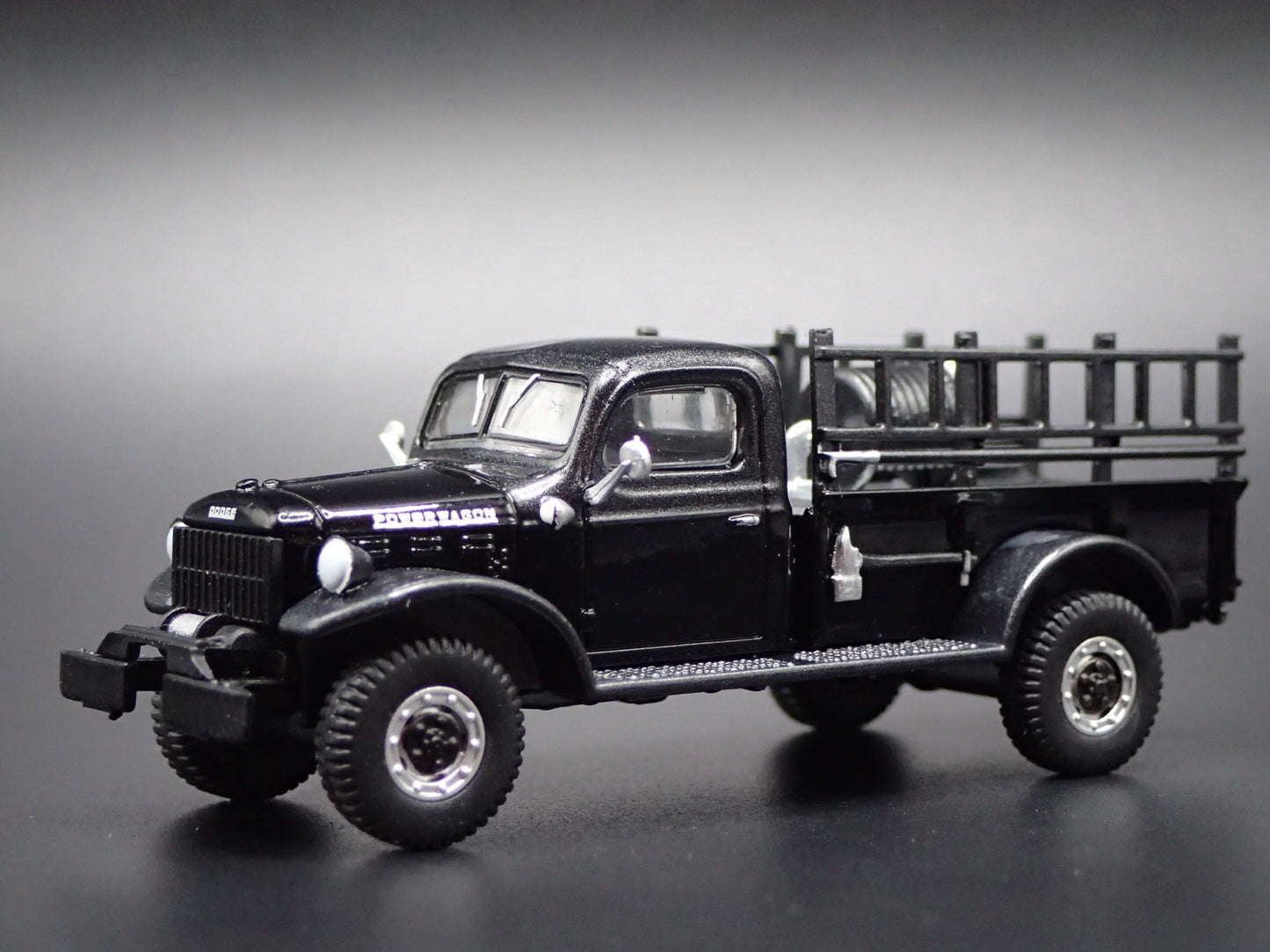 1946 46 DODGE POWER WAGON FIRE TRUCK BLACK 1:64 SCALE DIORAMA DIECAST MODEL CAR