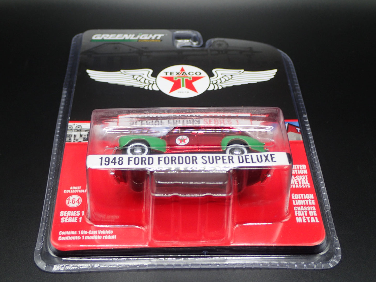 2025 GREENLIGHT RED GREEN MACHINE 1948 FORD FORDOR SUPER DELUXE TEXACO SERIES 1