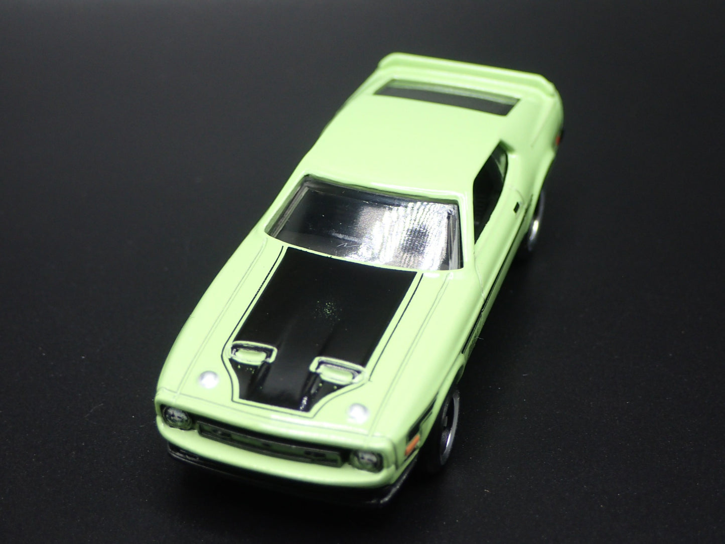 1971 71 FORD MUSTANG MACH 1 FASTBACK 1:64 SCALE COLLECTIBLE DIECAST MODEL CAR
